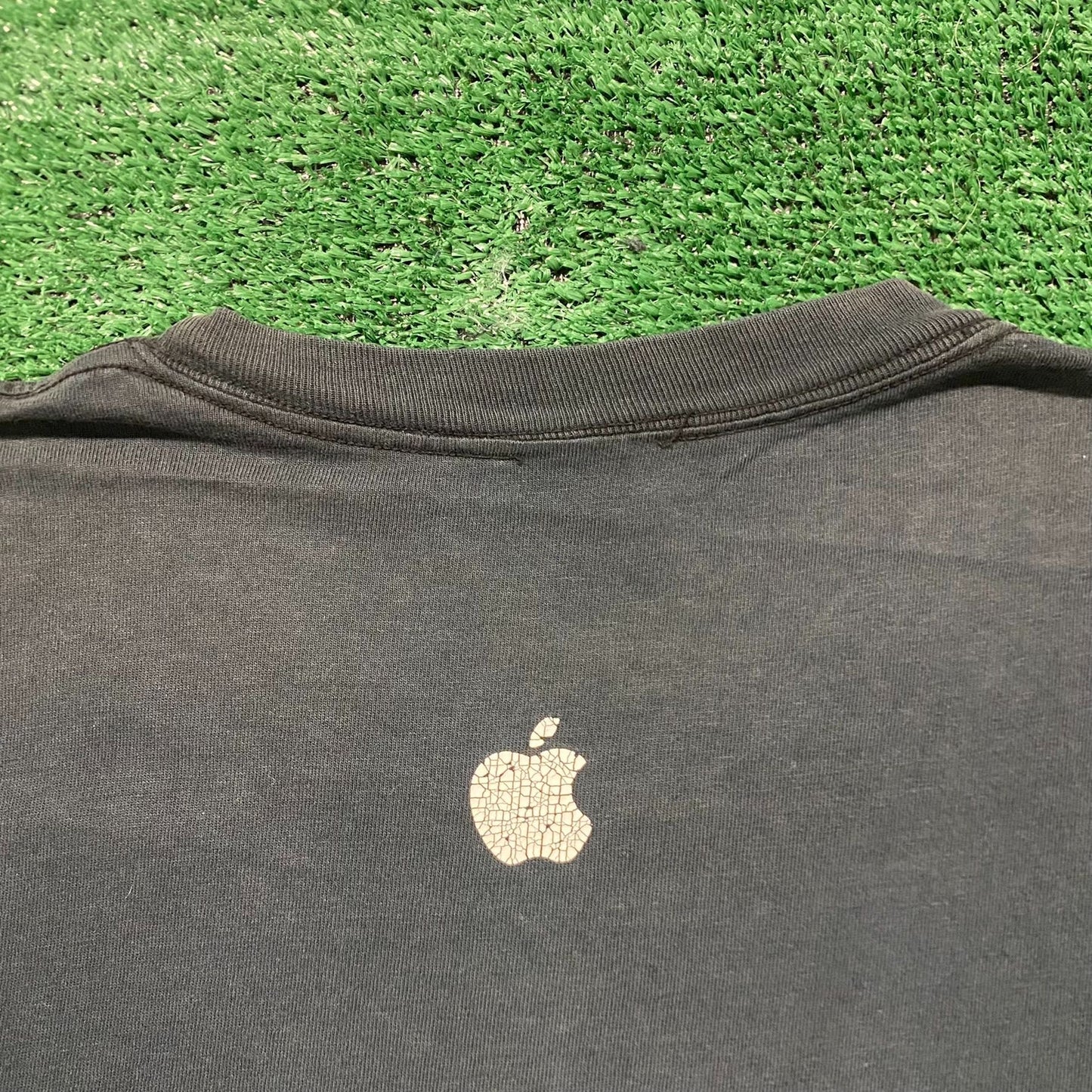 Vintage Y2K Sun Faded Baggy Apple Mac OS X Longhorn T-Shirt