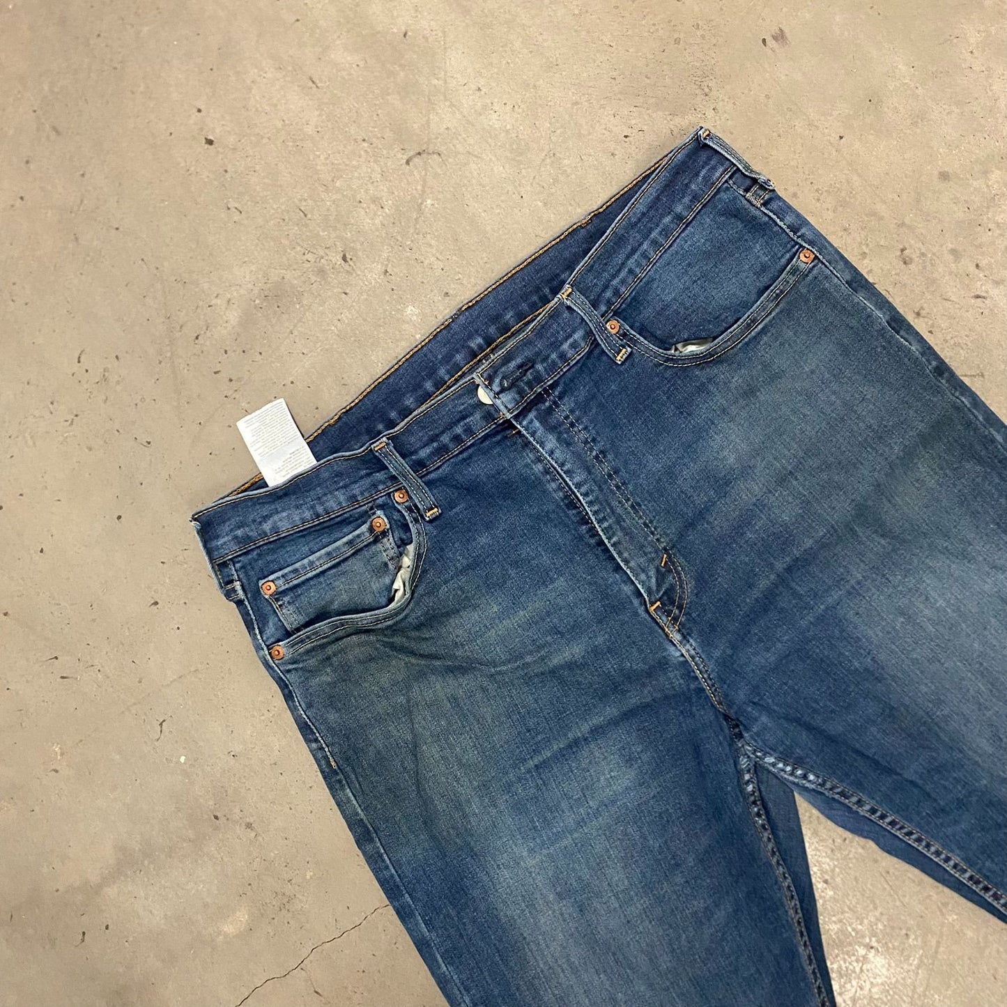 Vintage Y2K Levi's 502 Taper Fit Essential Denim Jeans