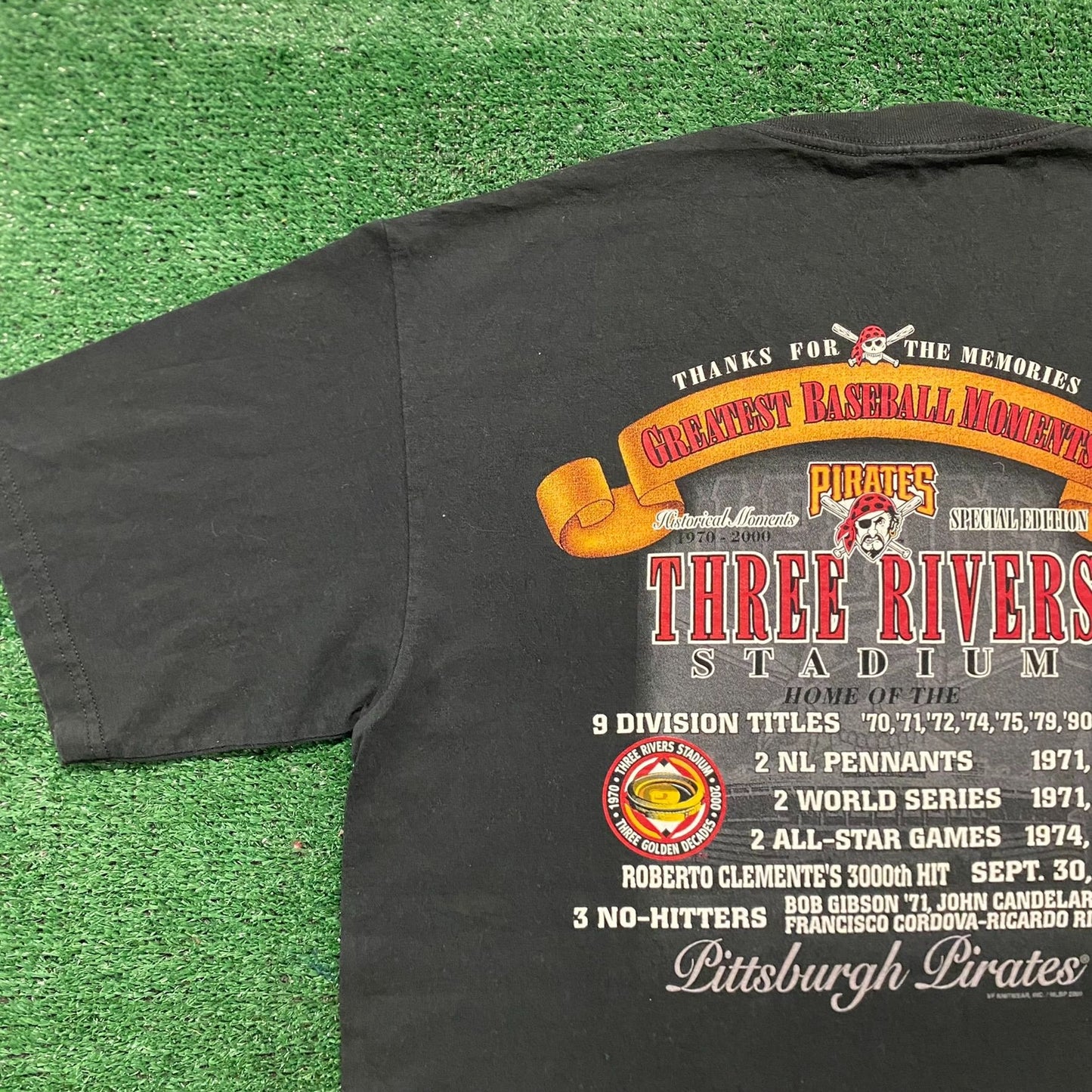 Vintage Y2K Pittsburgh Pirates Baseball Sports T-Shirt