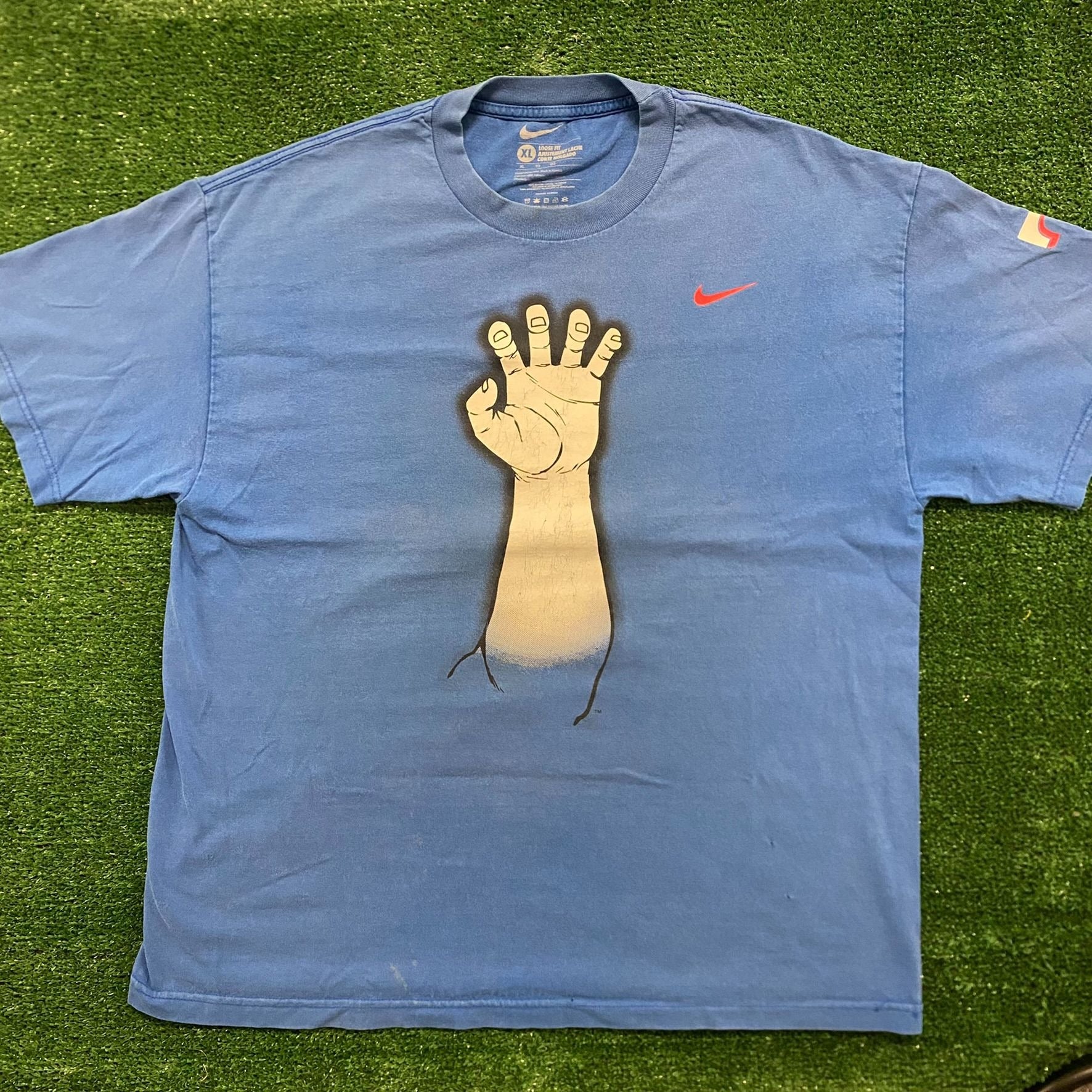 Vintage Y2K Essential Nike Chicago Cubs Center Swoosh T-Shirt