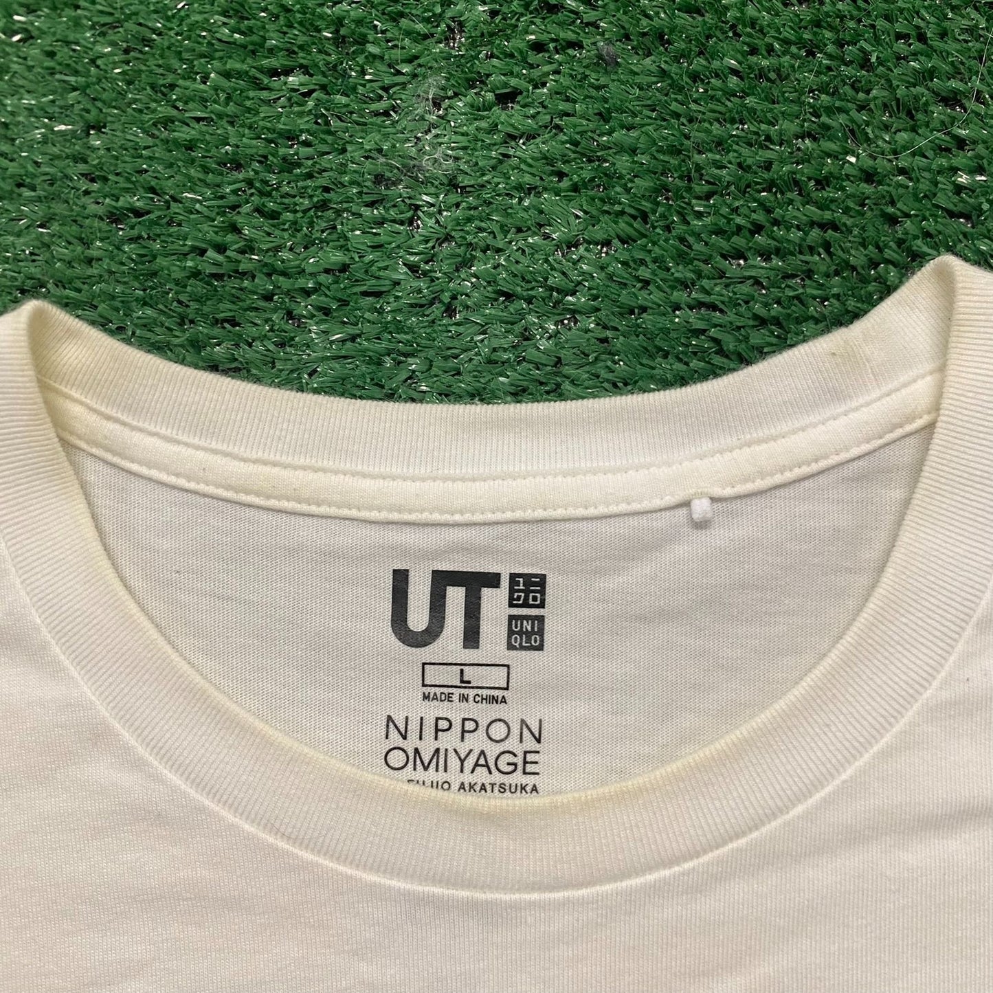 Vintage Y2K Uniqlo UT Nippon Omiyage Fuji Japanese Art Tee
