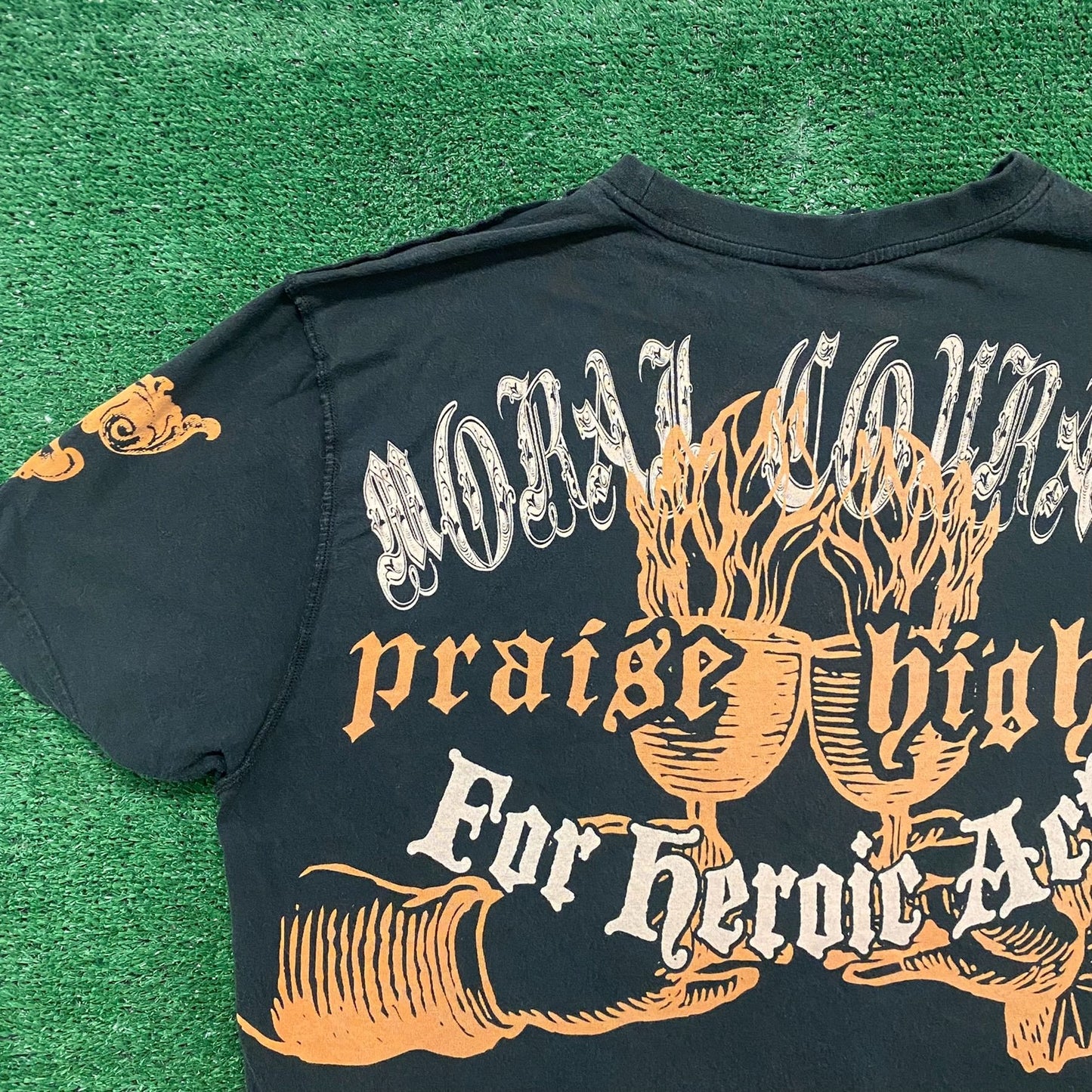 Vintage Y2K Gothic Punk Heart Thorns Essential Baggy T-Shirt