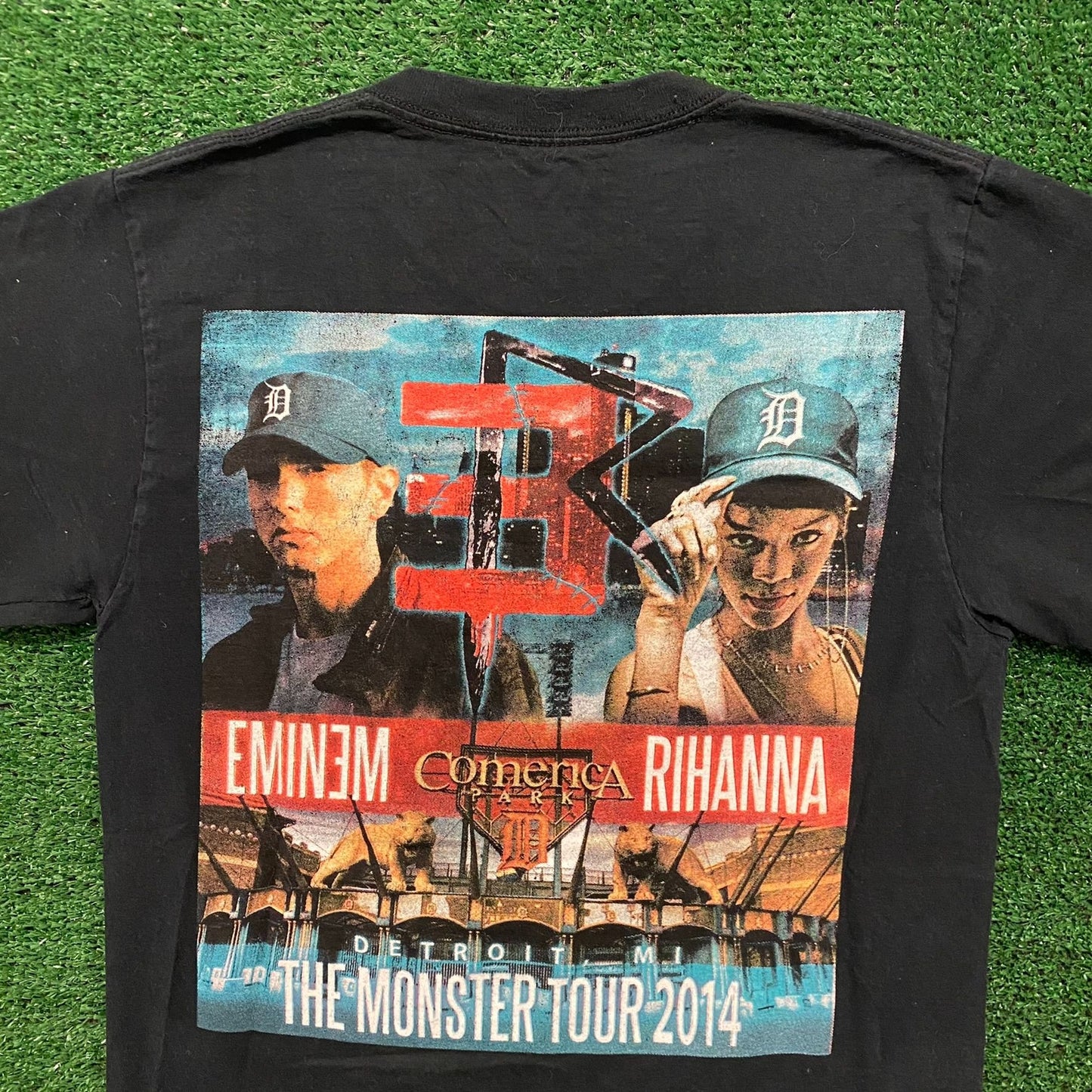 Eminem Rihanna Vintage Rap Hip Hop T-Shirt