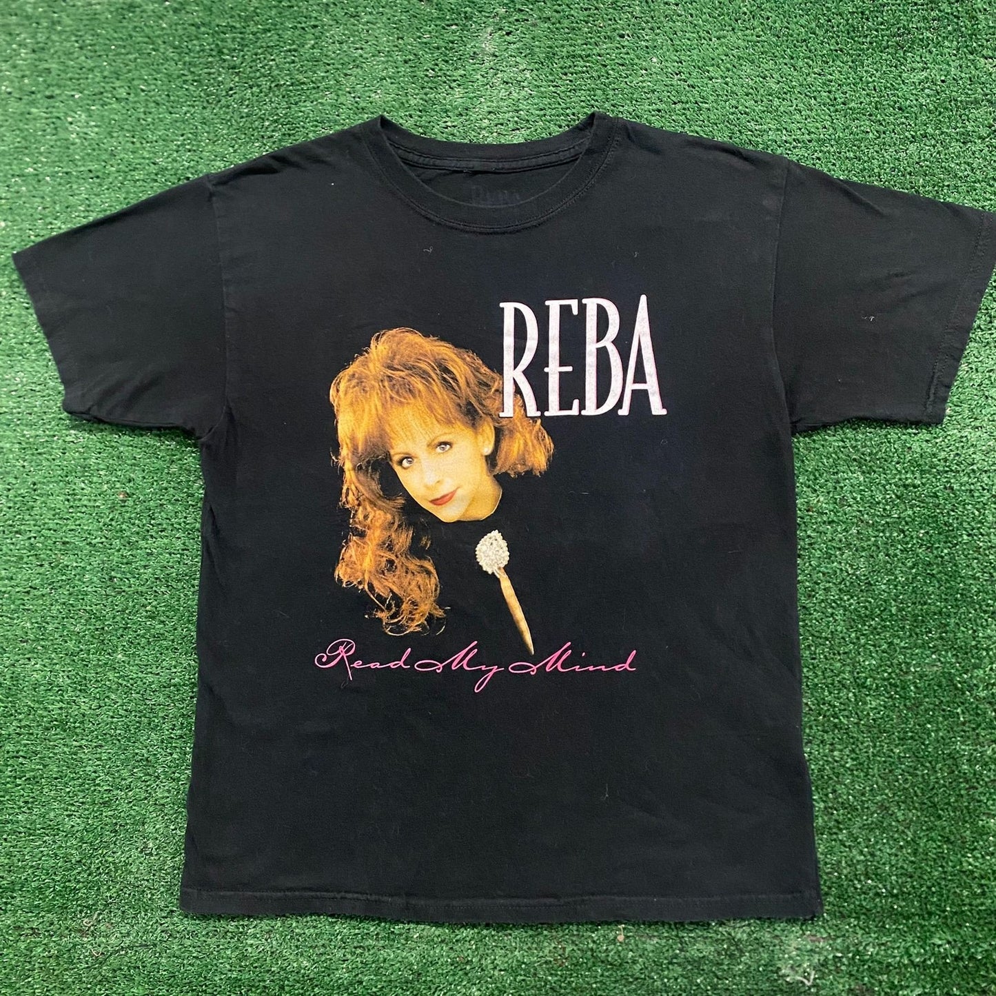 Vintage Y2K Reba McEntire Essential Country Band T-Shirt