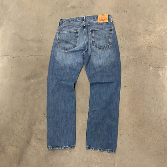 Vintage Y2K Levi's 505 Straight Fit Essential Denim Jeans