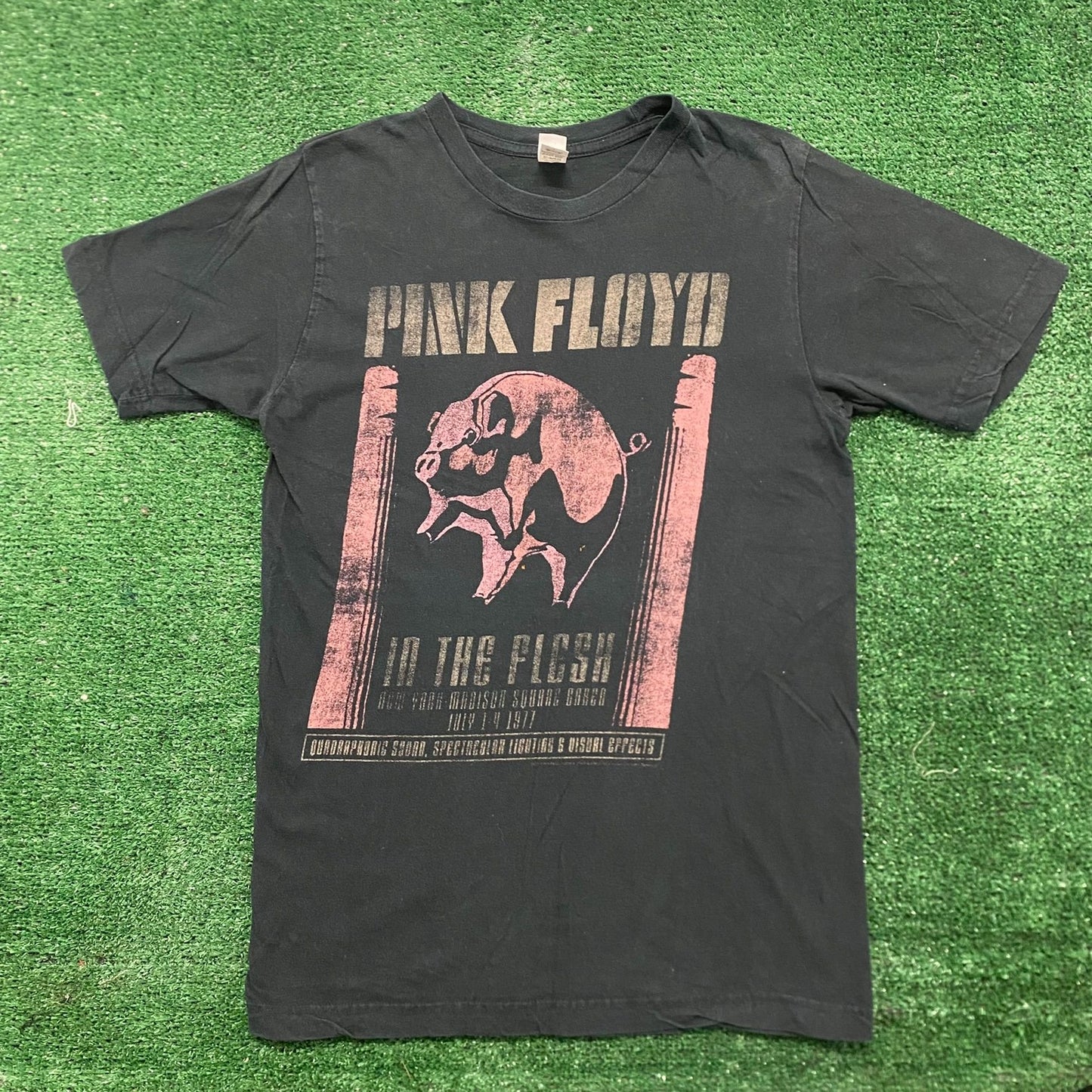 Vintage Y2K Pink Floyd Pig Band Shirt Rock Concert Punk Tee