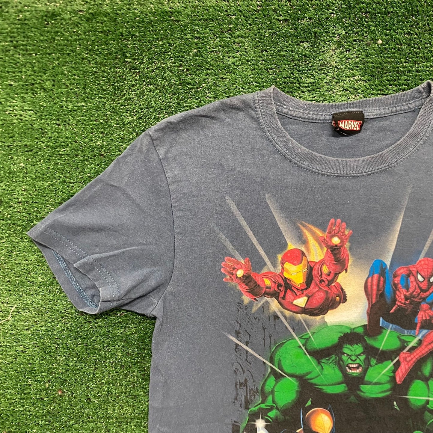 Vintage Y2K Marvel Comics Avengers Shirt Hulk Wolverine Tee