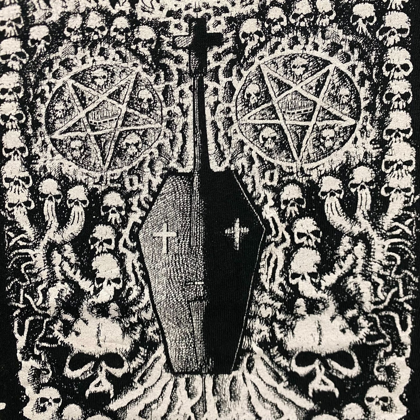 Vintage Y2K Skull Pile Pentagram Coffin Goth Metal Band Tee
