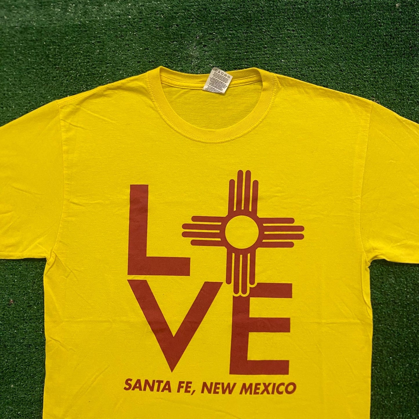 Sante Fe New Mexico Love Cross Vintage Western T-Shirt