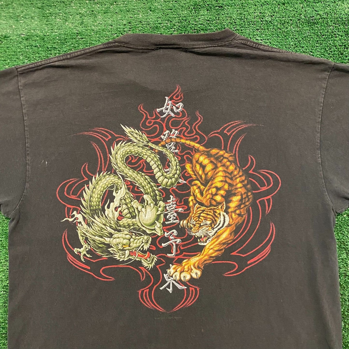 Tiger Dragon Tribal Battle Vintage Animals Grunge T-Shirt