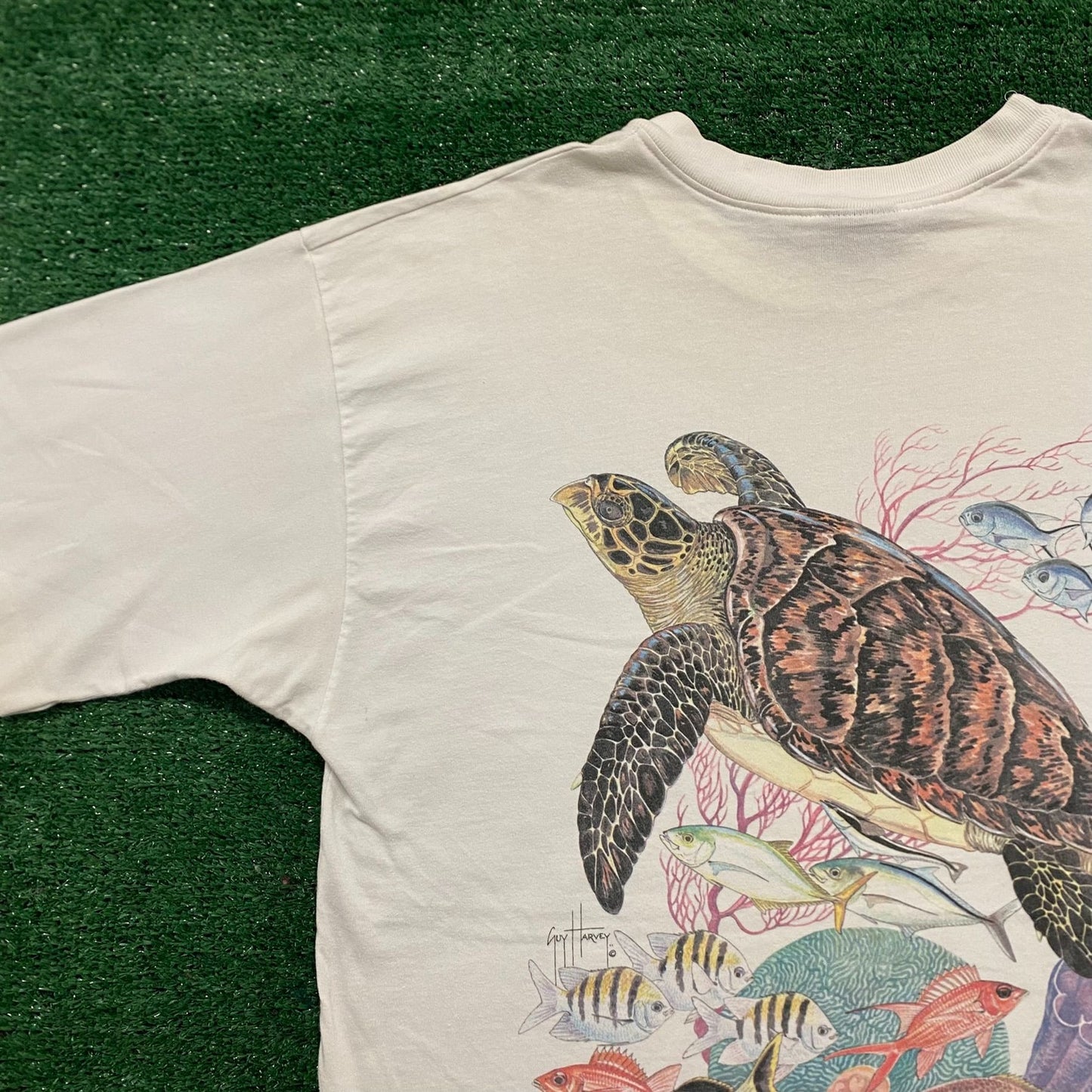 Vintage 90s Essential Guy Harvey Turtles Nature T-Shirt