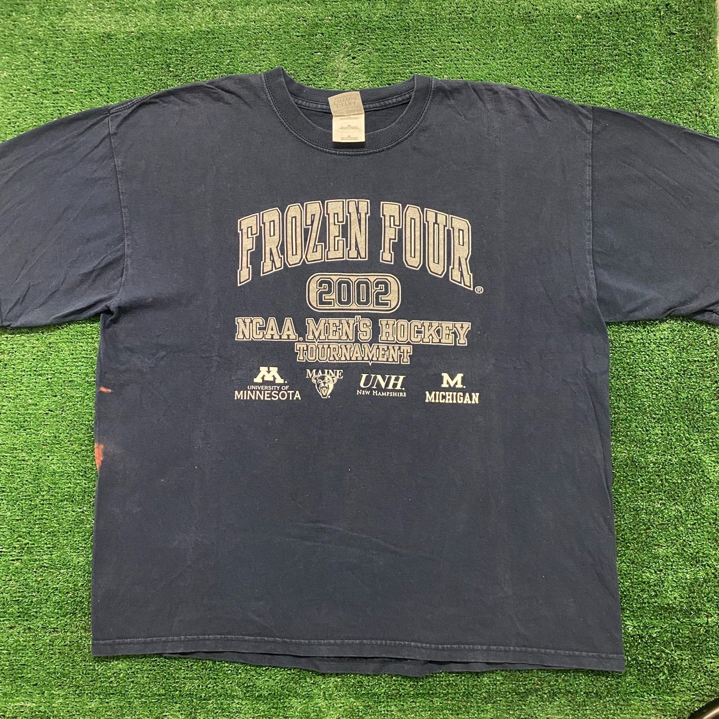 Vintage Y2K Essential Frozen Four College Hockey T-Shirt