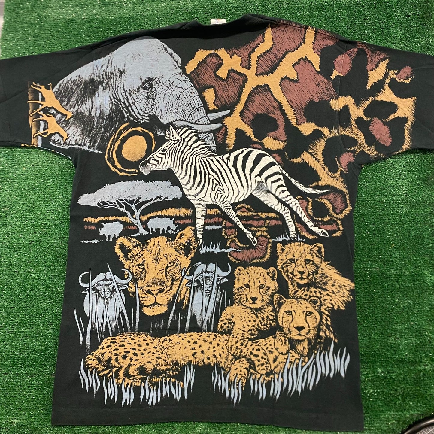 Animals Nature Wildlife Vintage 90s AOP Artwork T-Shirt