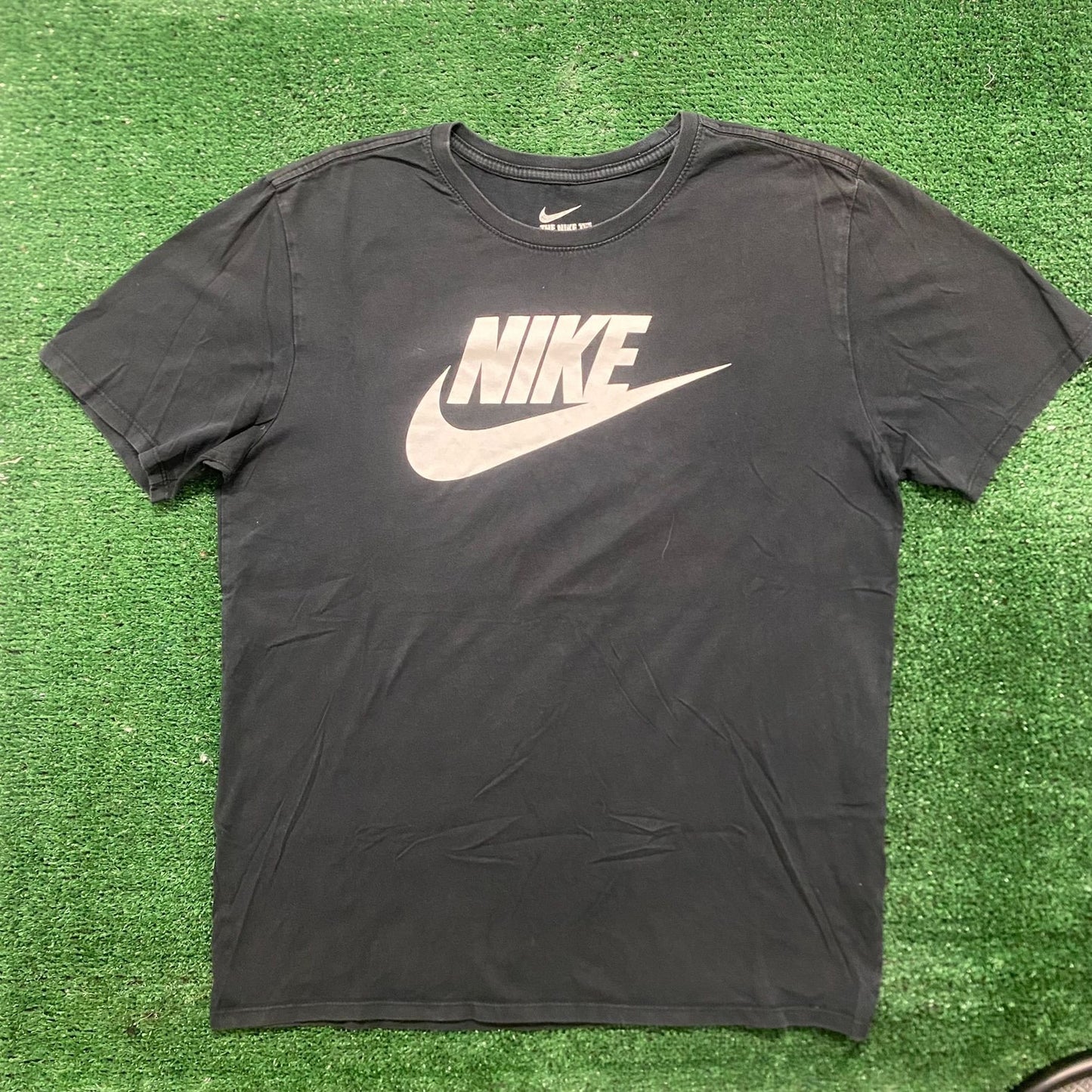 Nike Swoosh Logo Shirt Spell Out Drill Athletic Black Tee