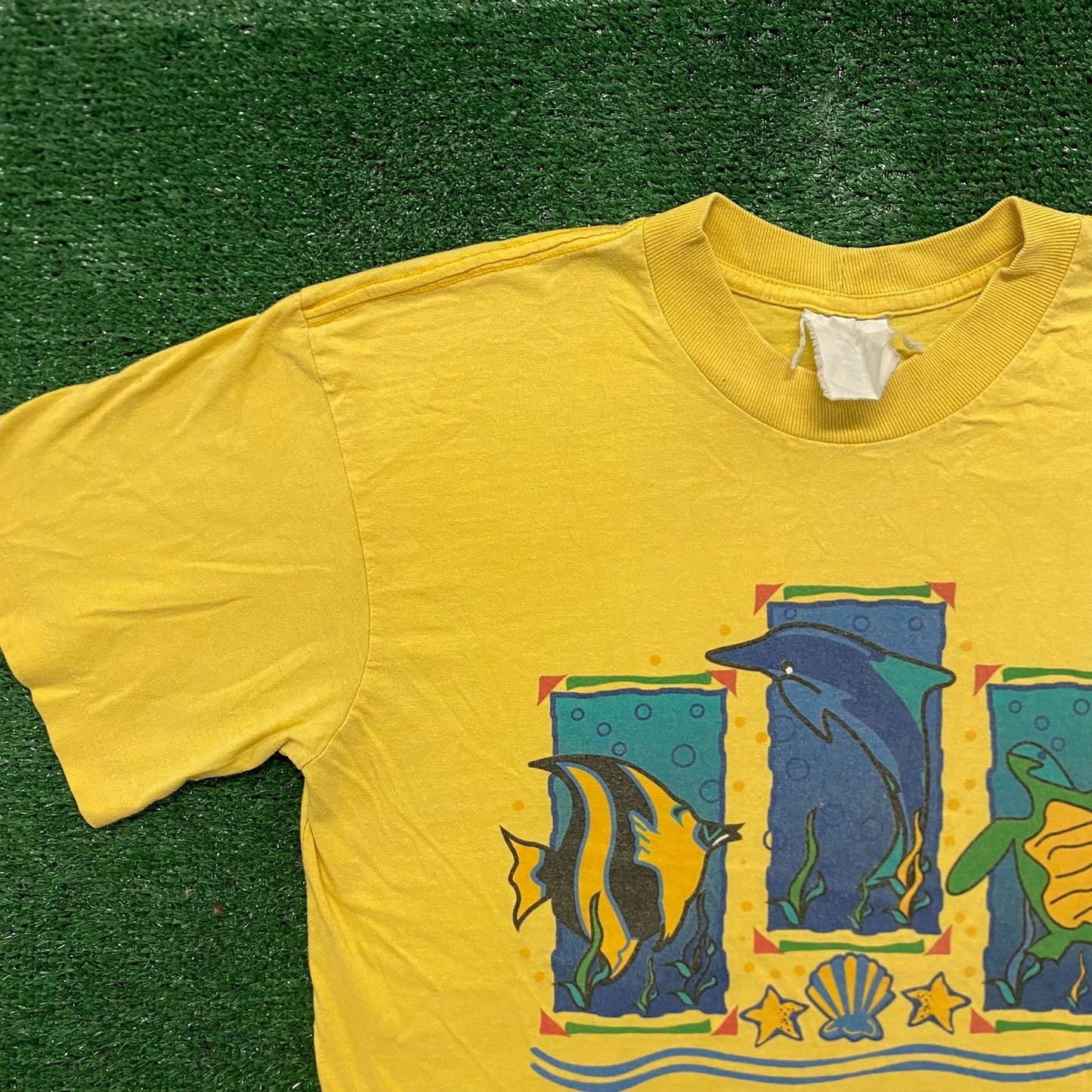 Vintage 90s Fish Nature Art Single Stitch Beach Tourist Tee