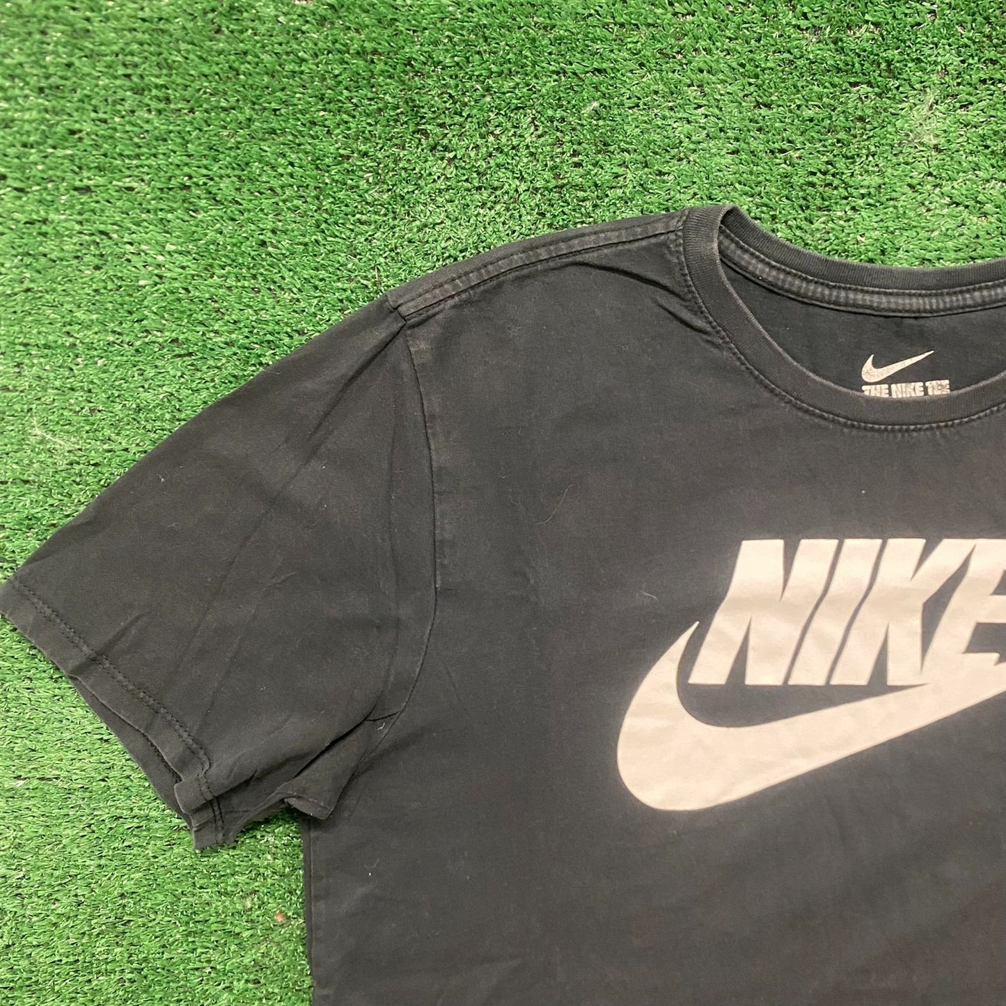 Nike Swoosh Logo Shirt Spell Out Drill Athletic Black Tee