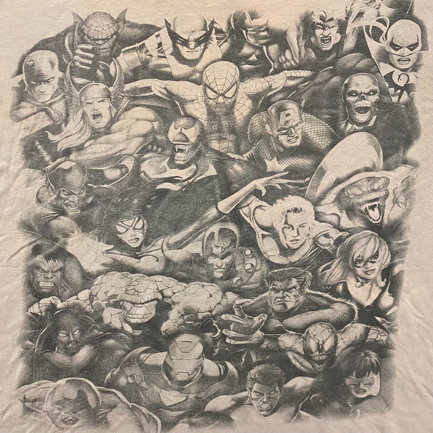 Vintage Y2K Baggy Essential Marvel Comics Cast T-Shirt