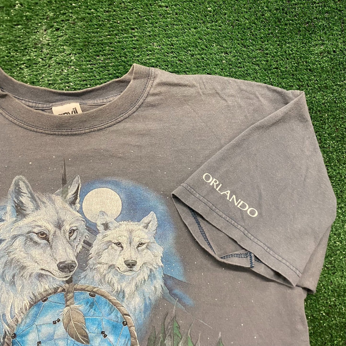 Vintage 90s Winter Wolf Nature Art Essential Landscape Tee