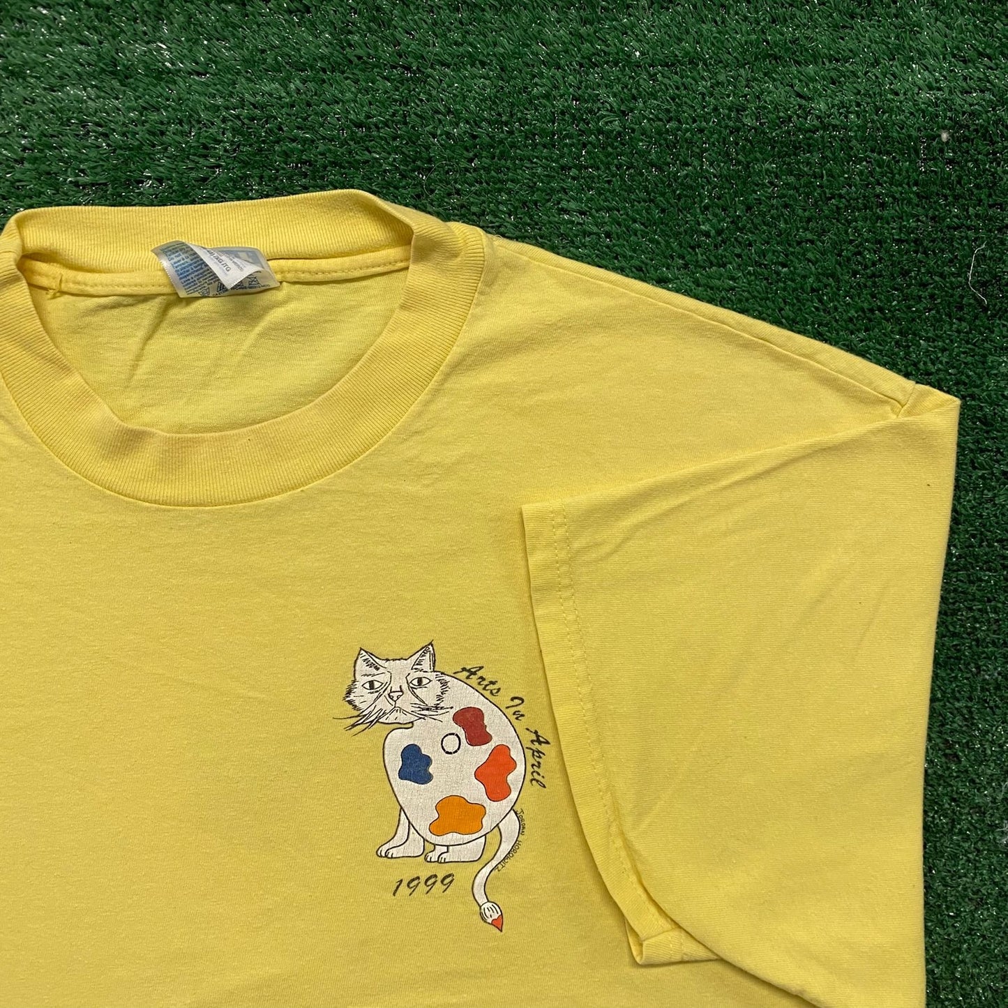 Vintage 90s Unique Painting Artwork Yellow Short Sleeve Tee