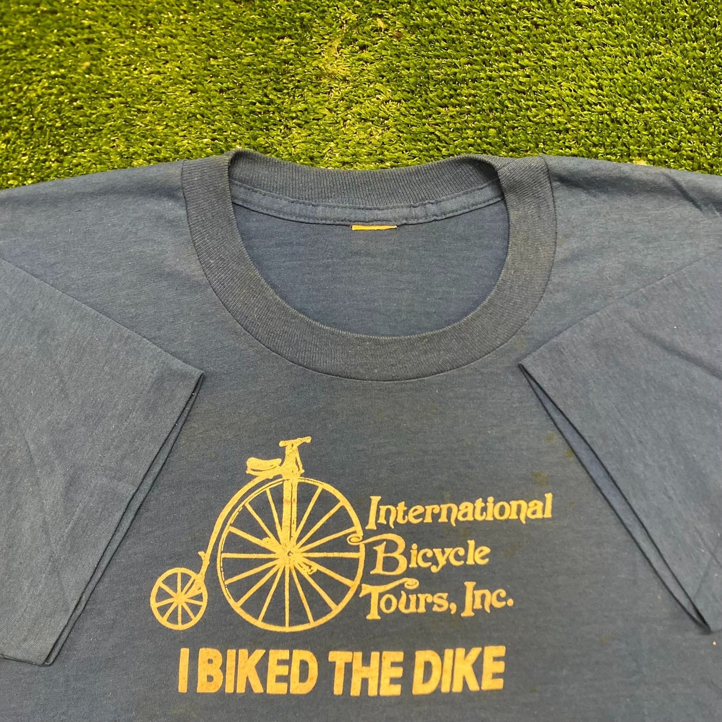 Vintage 80s Essential Bicycle Tour Single Stitch T-Shirt