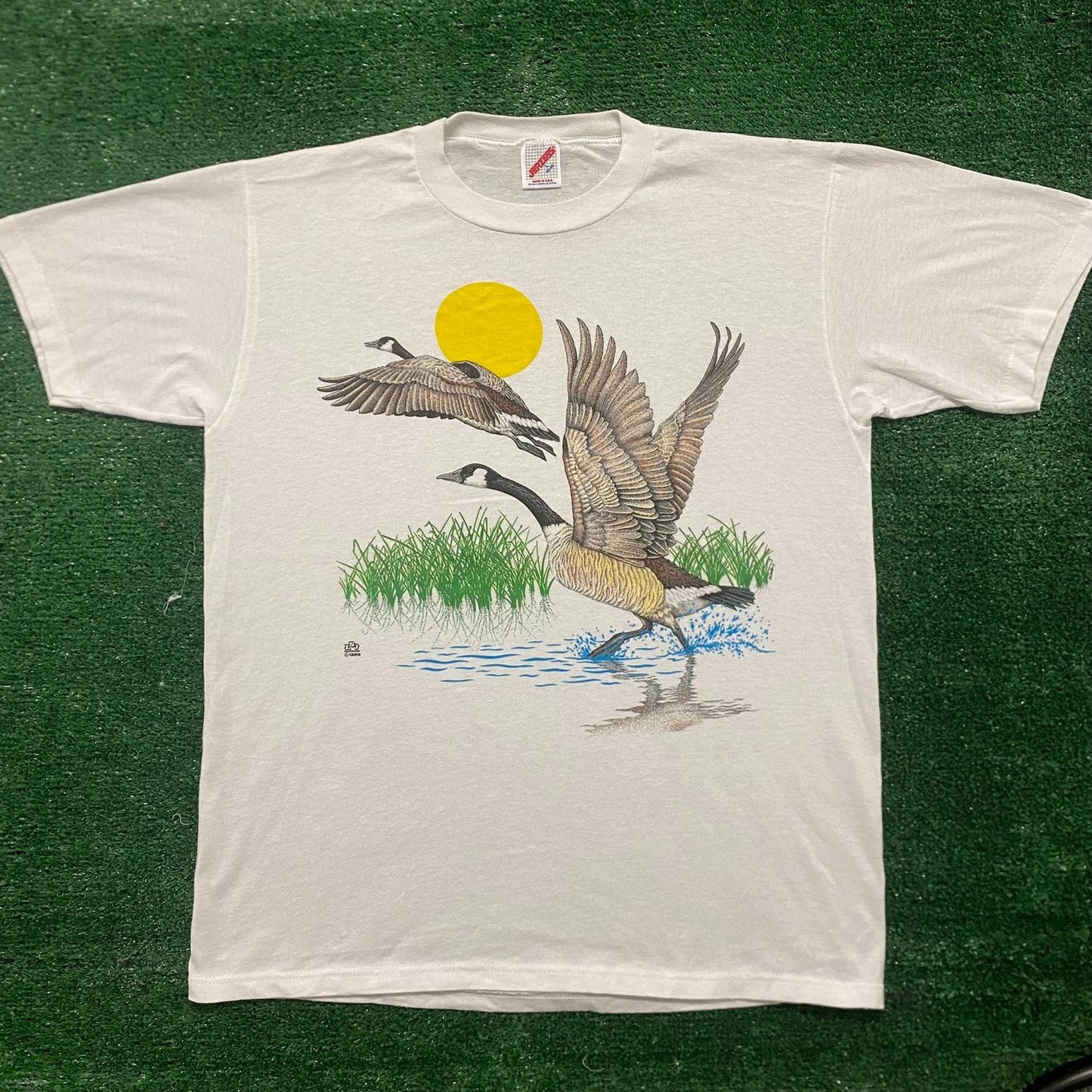 Vintage 80s Nature Art Landscape Essential Single Stitch Tee