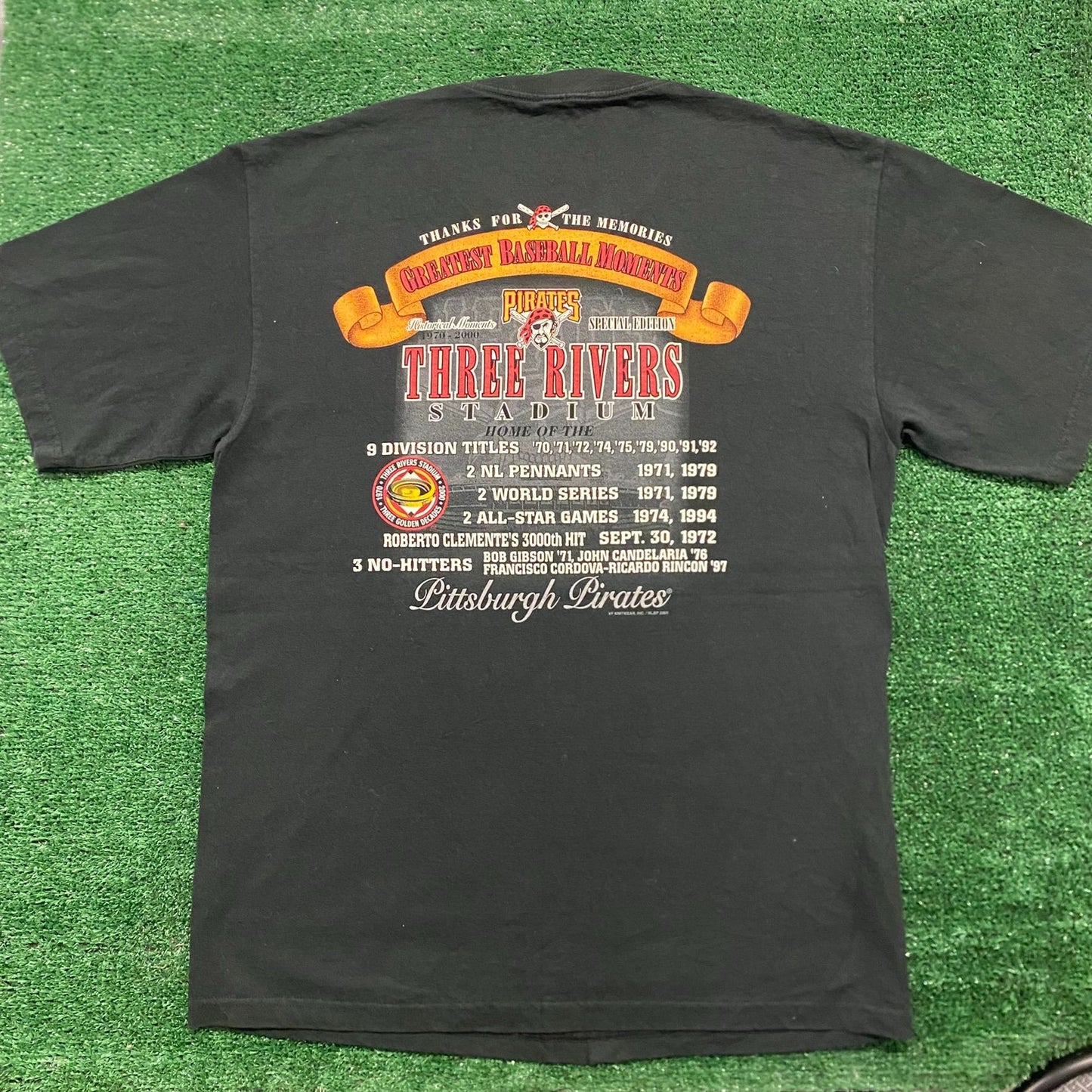 Vintage Y2K Pittsburgh Pirates Baseball Sports T-Shirt