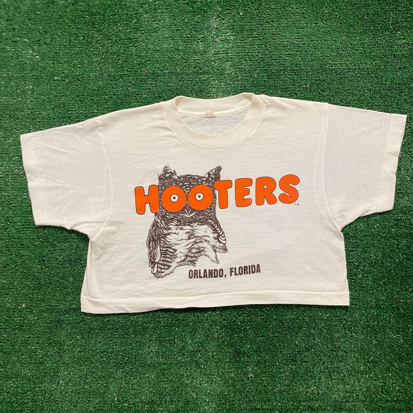 Vintage 80s Hooters Orlando Logo Crop Top Single Stitch Tee