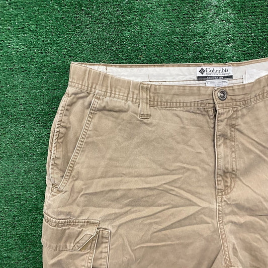 Vintage Y2K Columbia Essential Tan Khaki Cargo Shorts