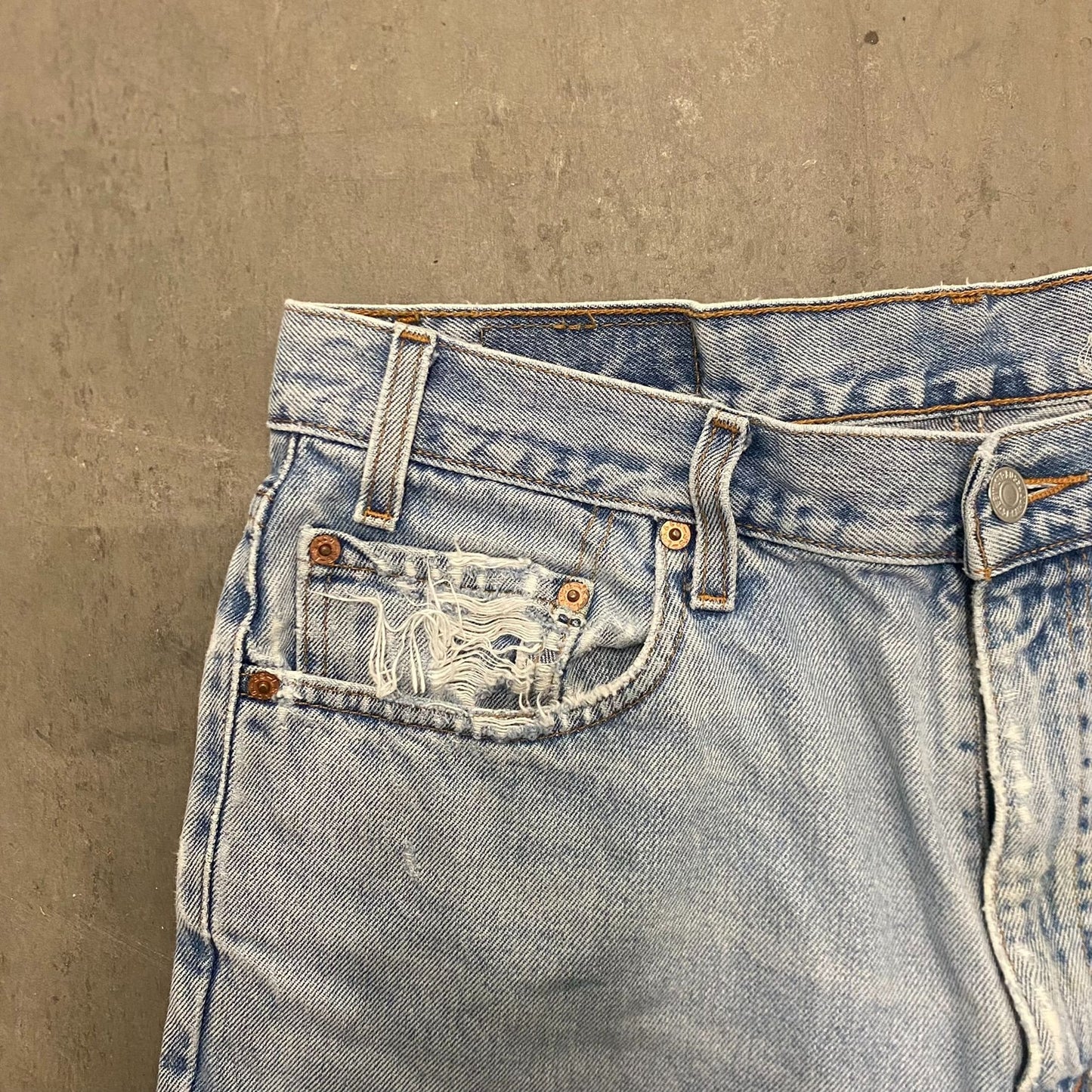 Vintage 90s Levi's 550 Jeans Distressed Faded Denim Pants