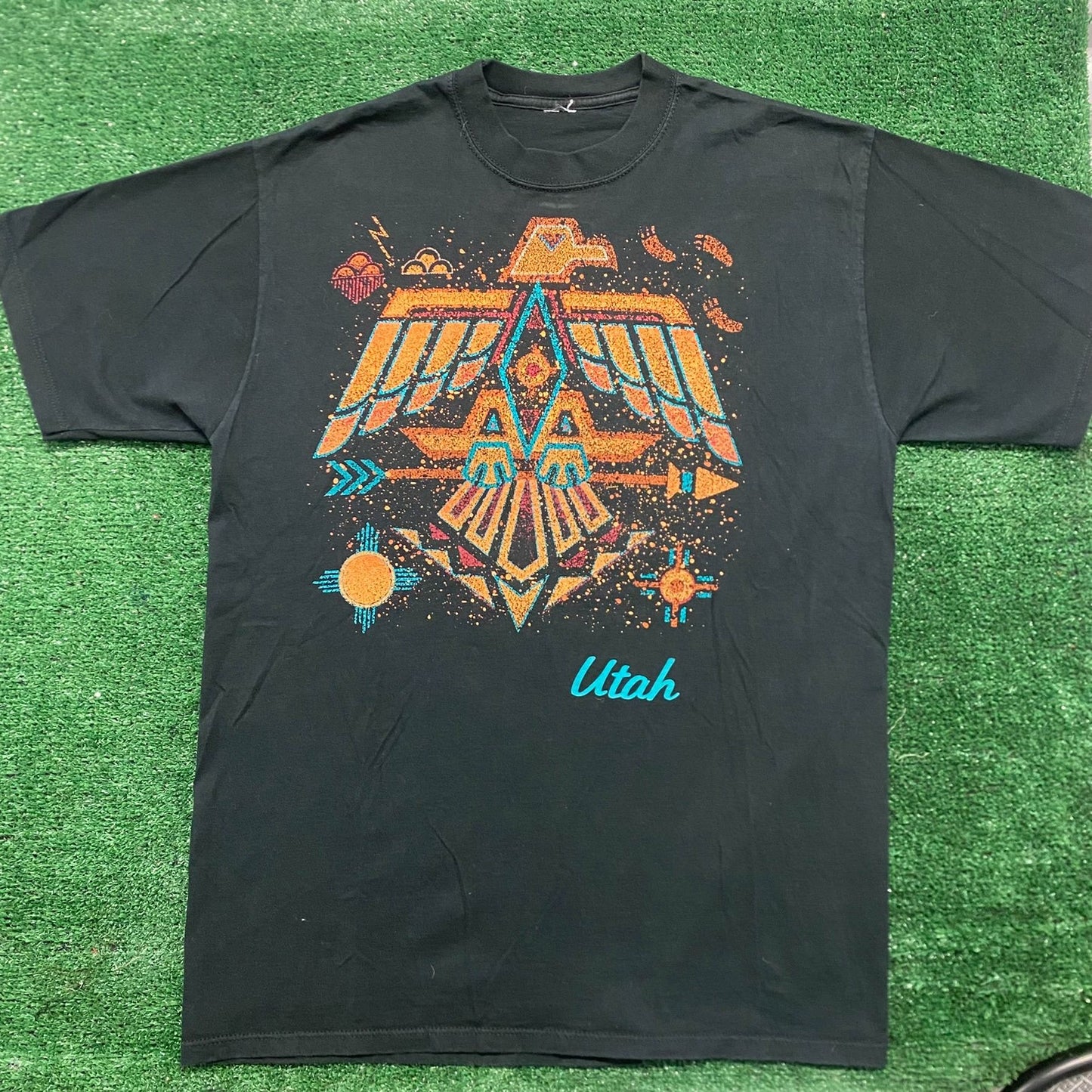 Vintage 90s Utah Native Tribal Shirt Tourist Nature Art Tee