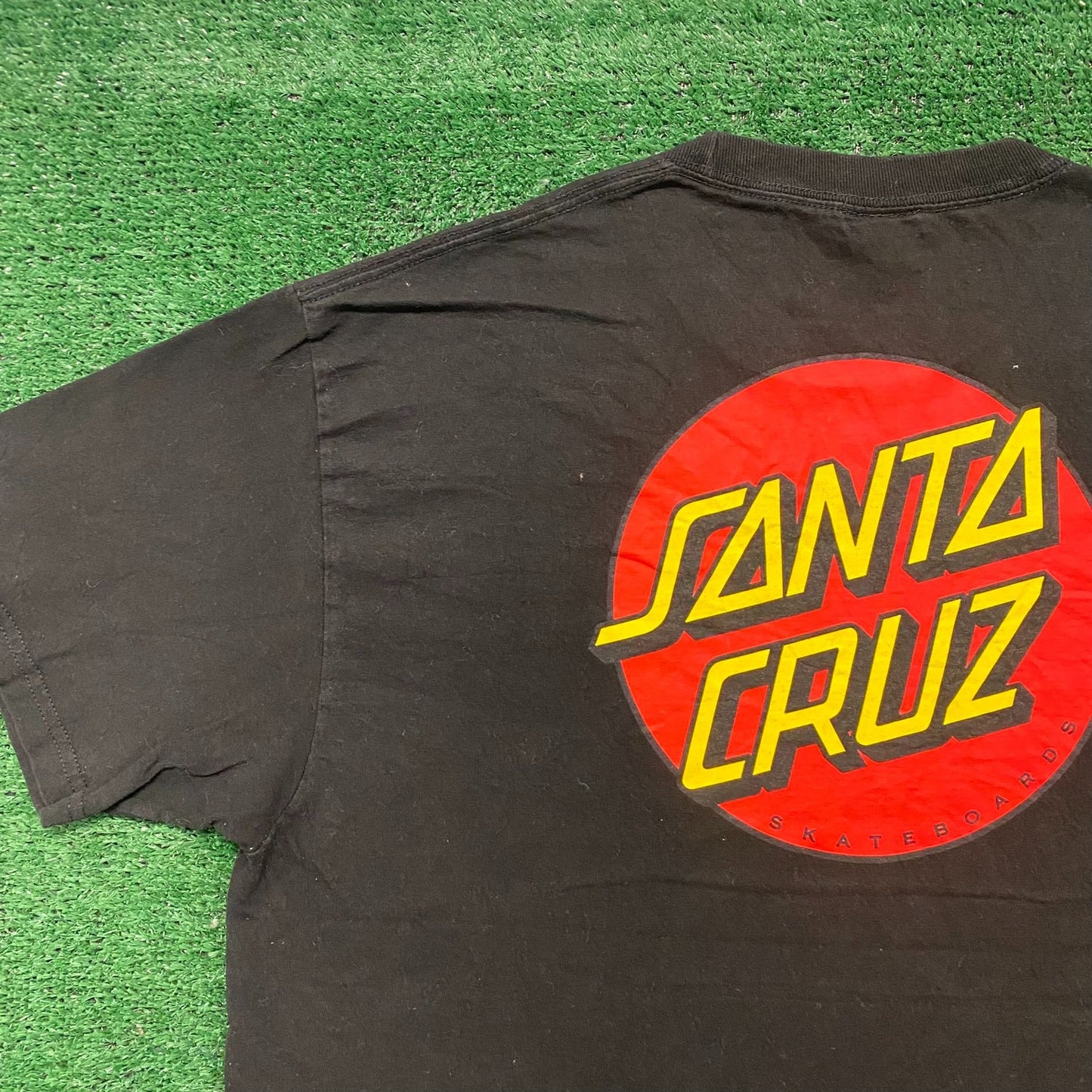 Vintage Y2K Santa Cruz Skateboards Essential Dot Logo Tee