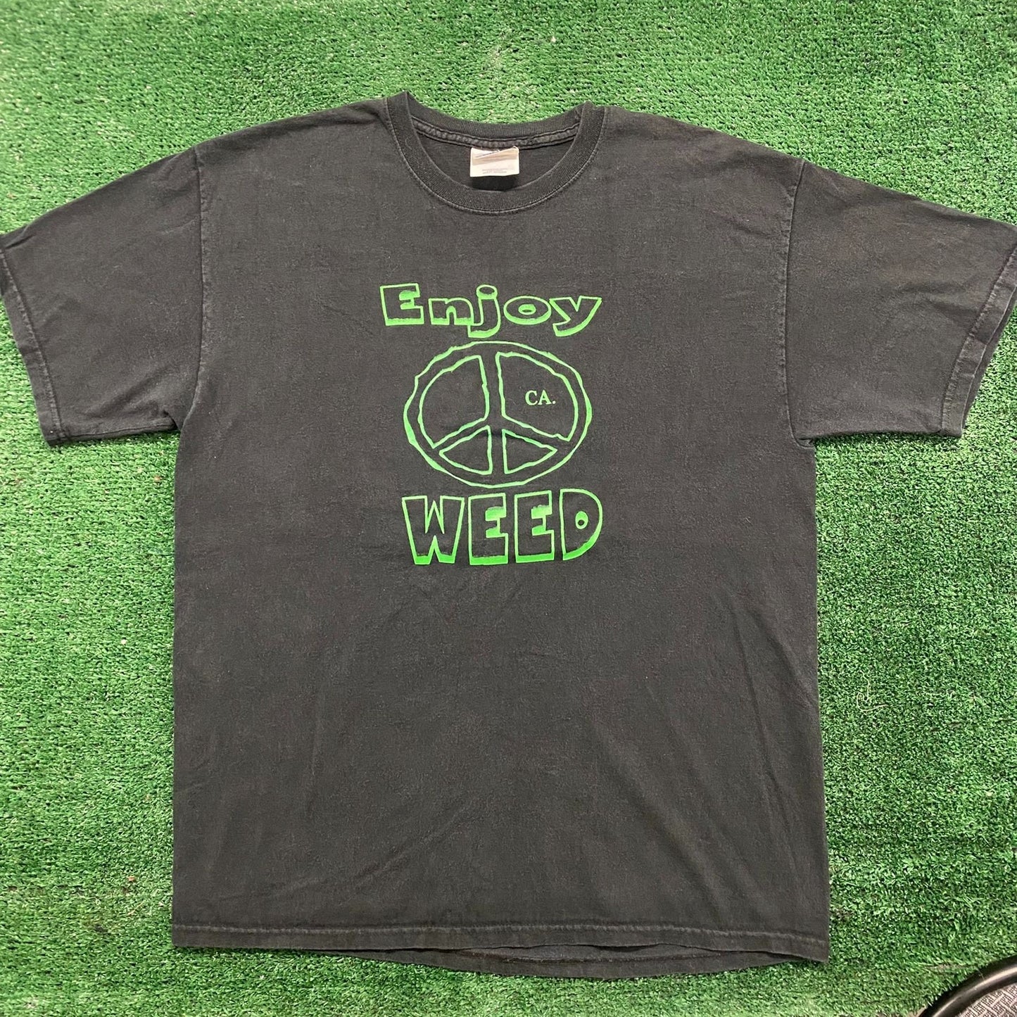 Vintage Y2K California Weed Peace 420 Stoner Sun Faded Tee