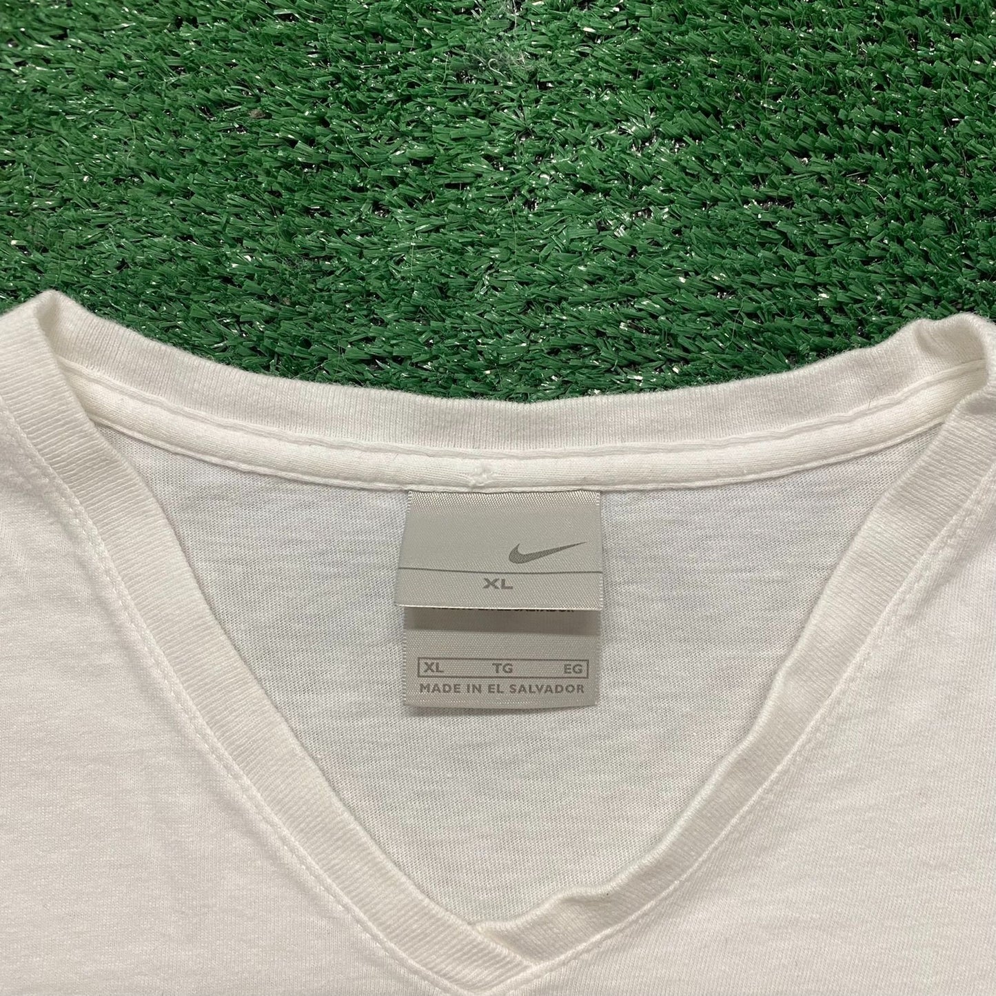 Vintage Y2K Nike Center Swoosh Big Logo White Athletic Tee