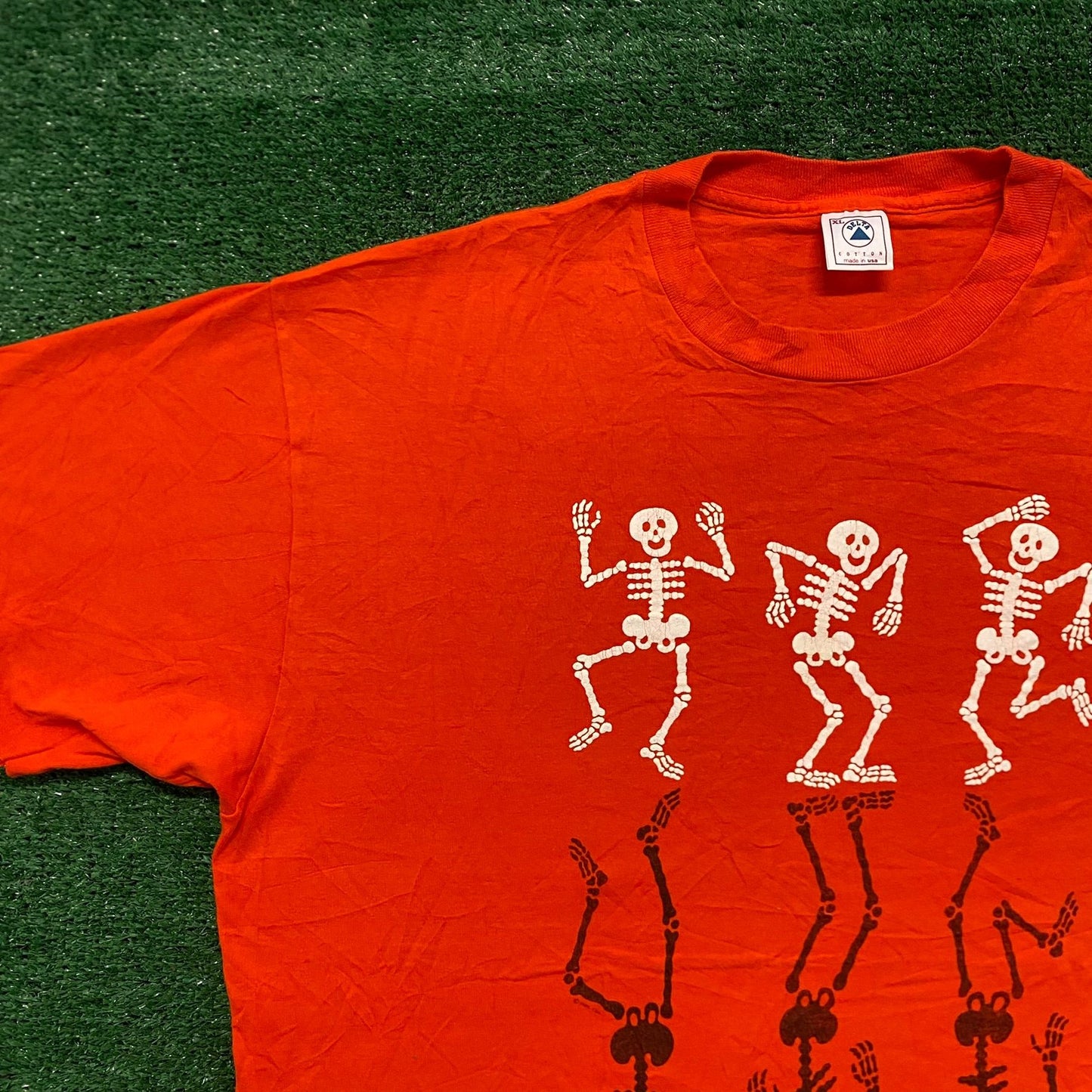 Vintage 90s Skeleton Skull Bones Halloween Single Stitch Tee