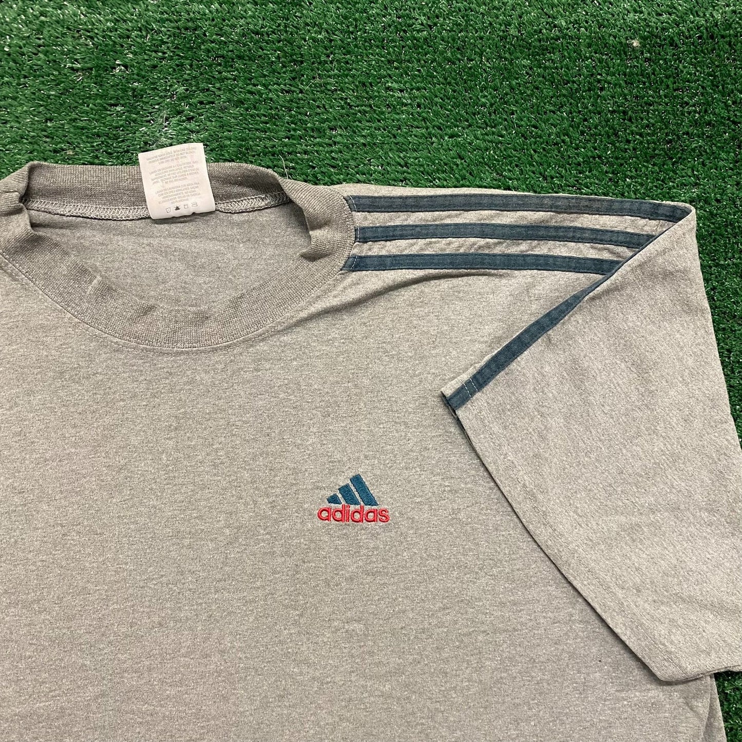 Vintage 90s Adidas Embroidered Logo Essential Baggy Tee