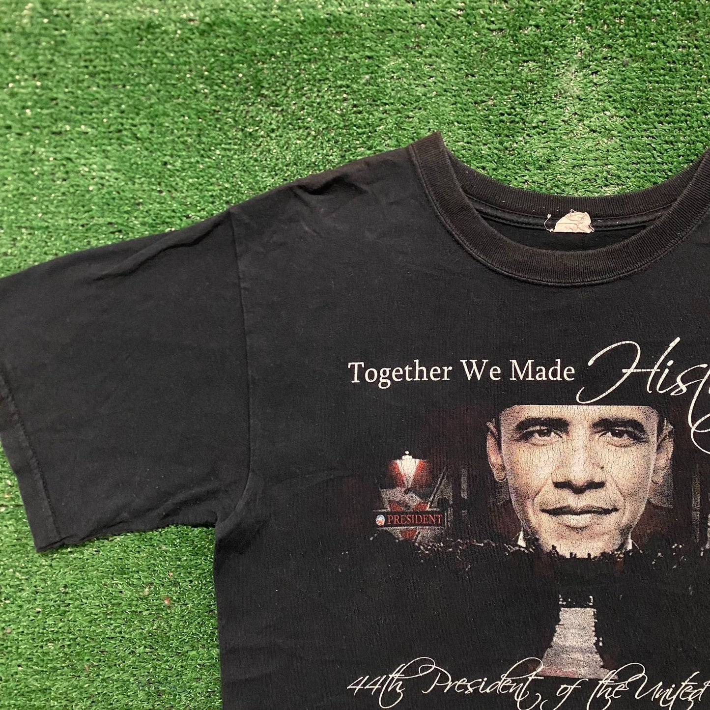 Vintage Y2K Barack Obama USA President American Politics Tee