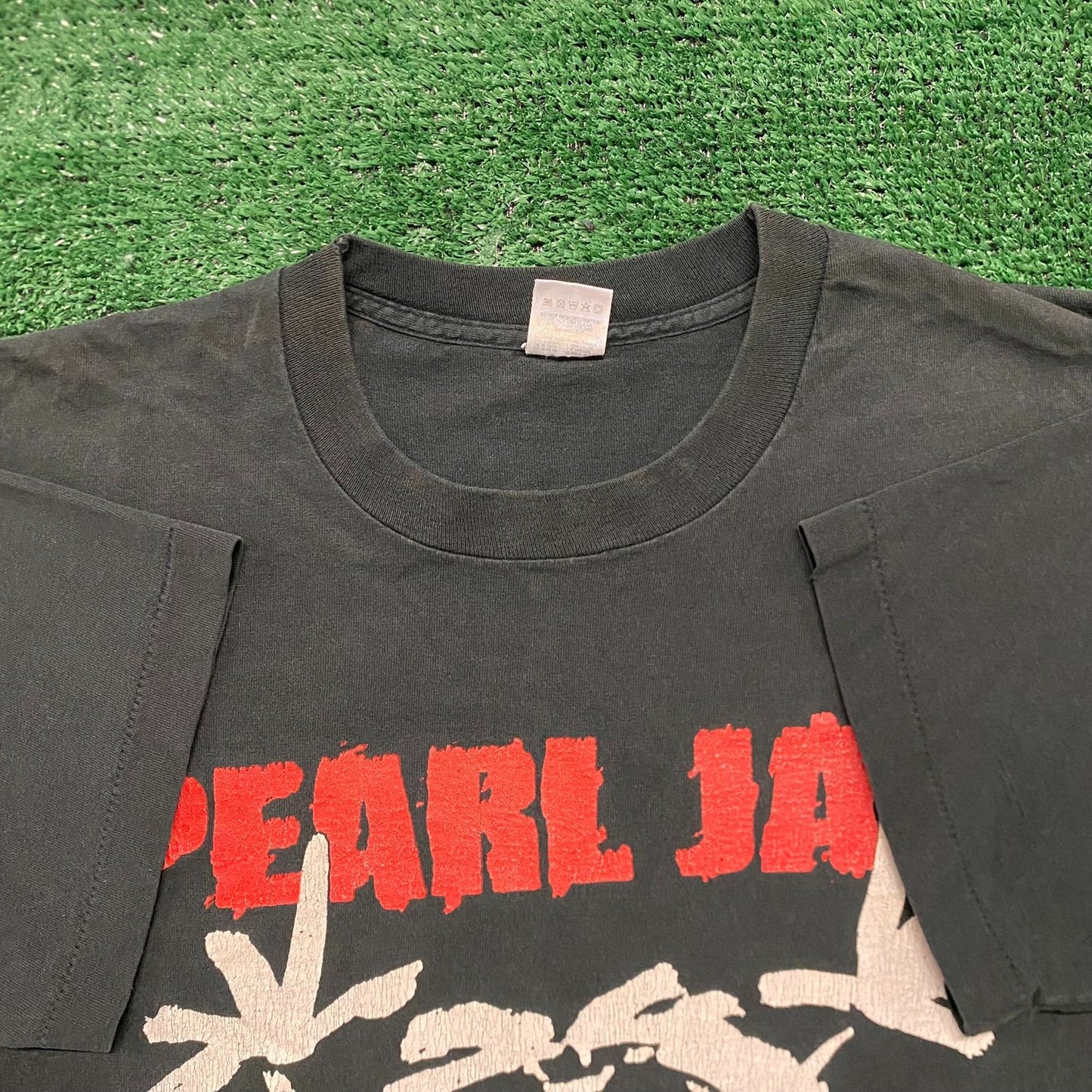 Vintage 90s Essential Pearl Jam Alive Grunge Band T-Shirt