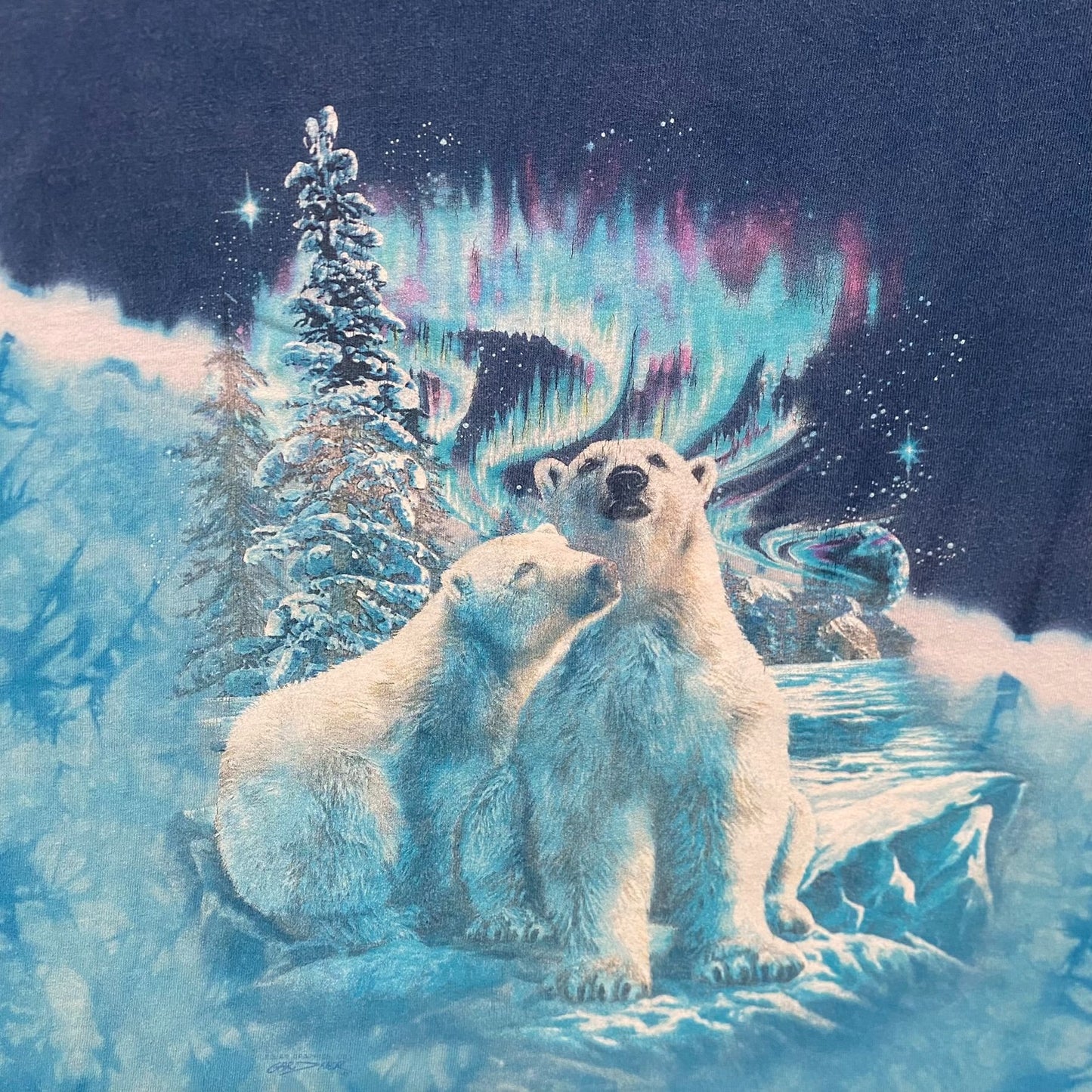 Vintage 90s Polar Bears Nature Art Essential Arctic T-Shirt