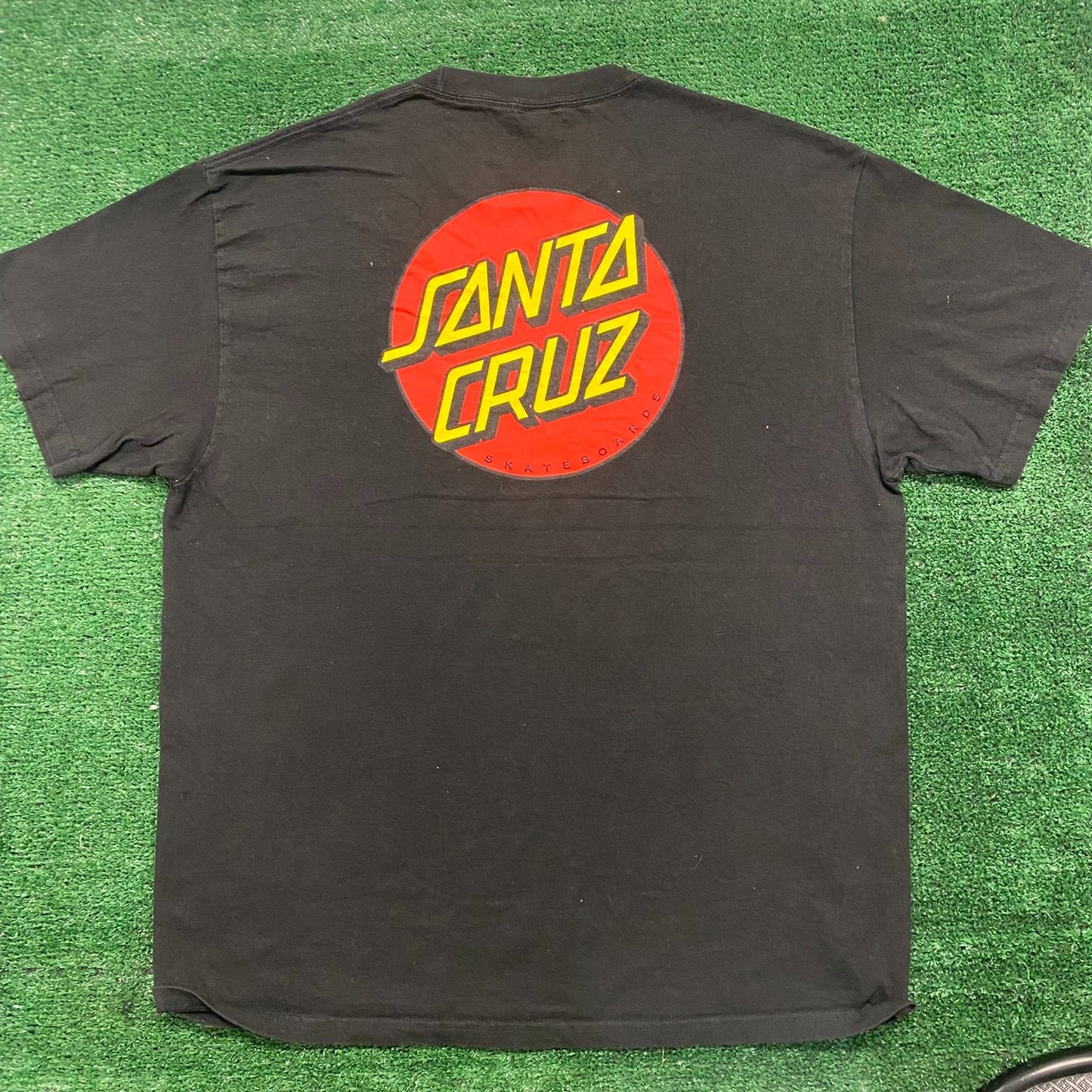 Vintage Y2K Santa Cruz Skateboards Essential Dot Logo Tee