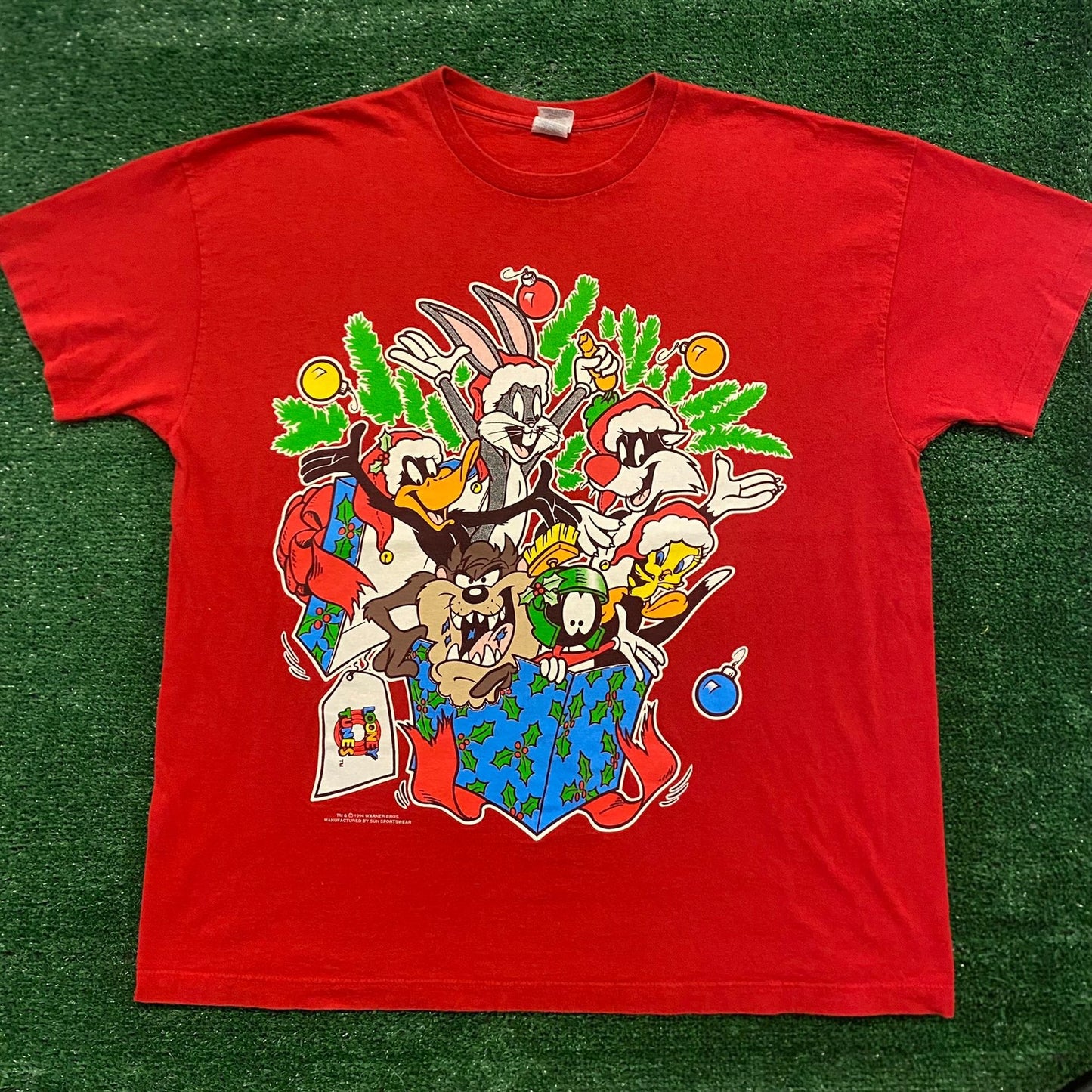 Looney Tunes Christmas Vintage 90s Cartoon T-Shirt