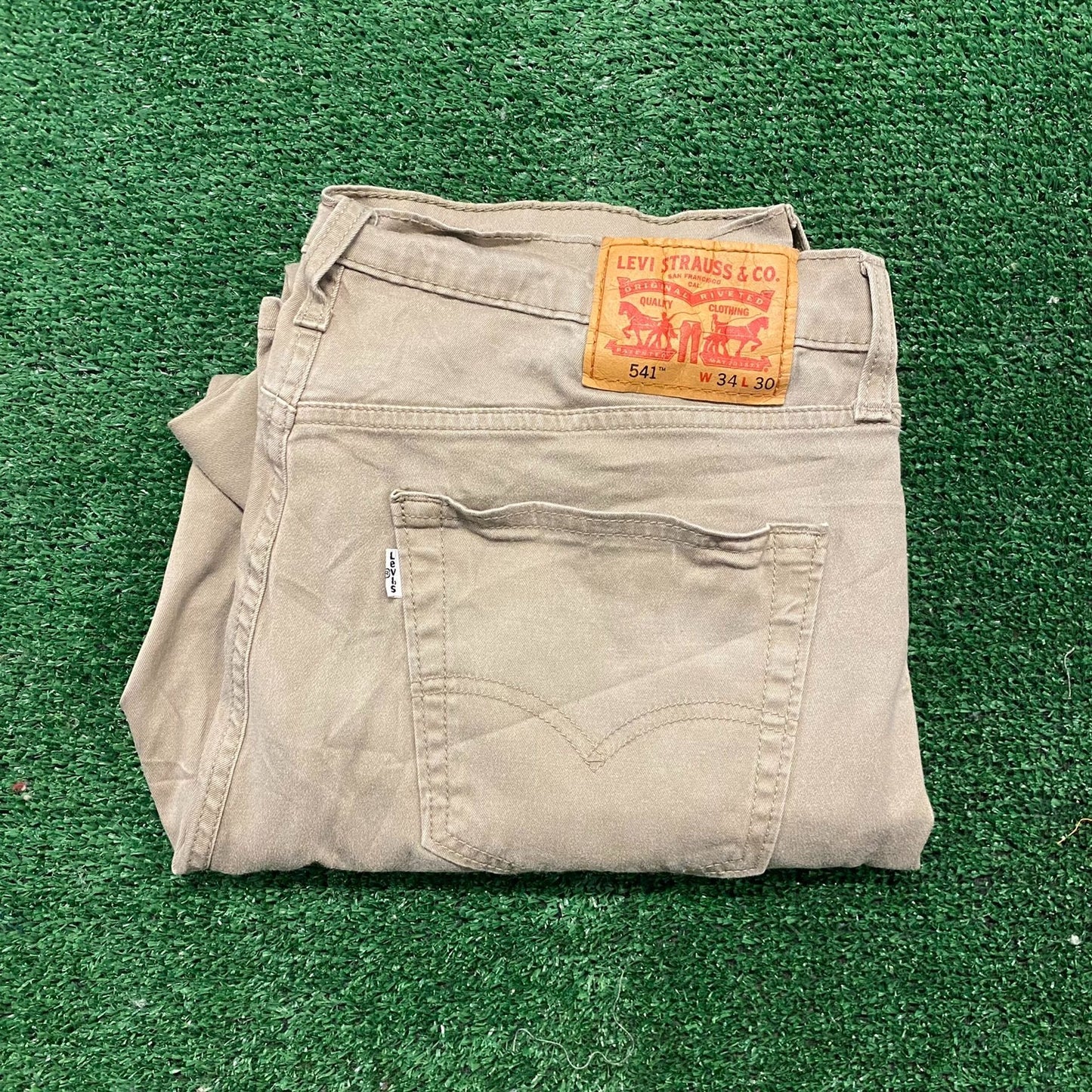 Levi's 541 Tapered Athletic Fit Vintage Khakis Chinos Pants