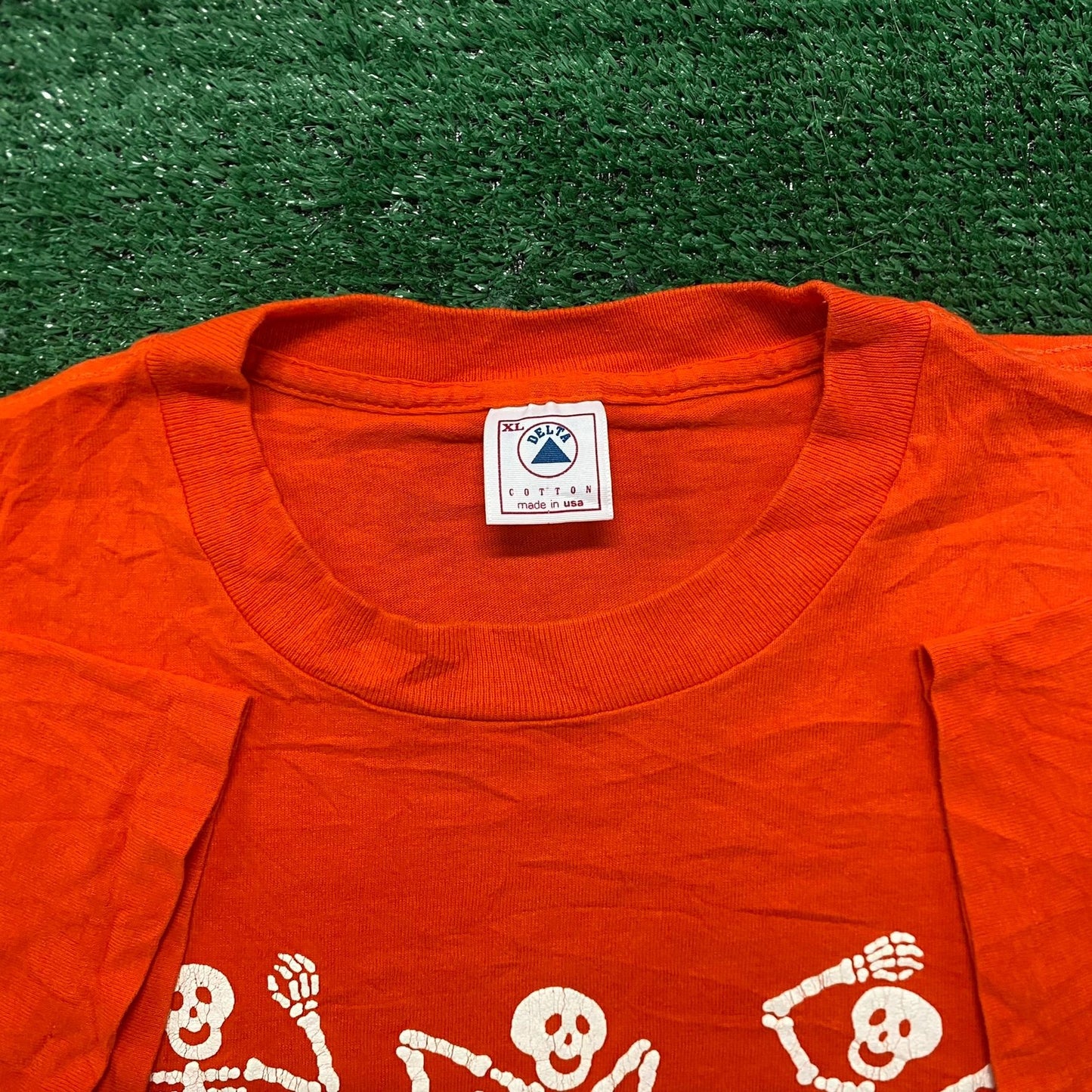 Vintage 90s Skeleton Skull Bones Halloween Single Stitch Tee