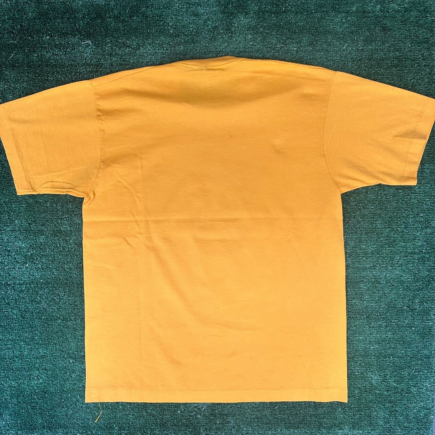 Vintage 80s US Army 1st Armored Division T-Shirt Military Old Ironsides Yellow L