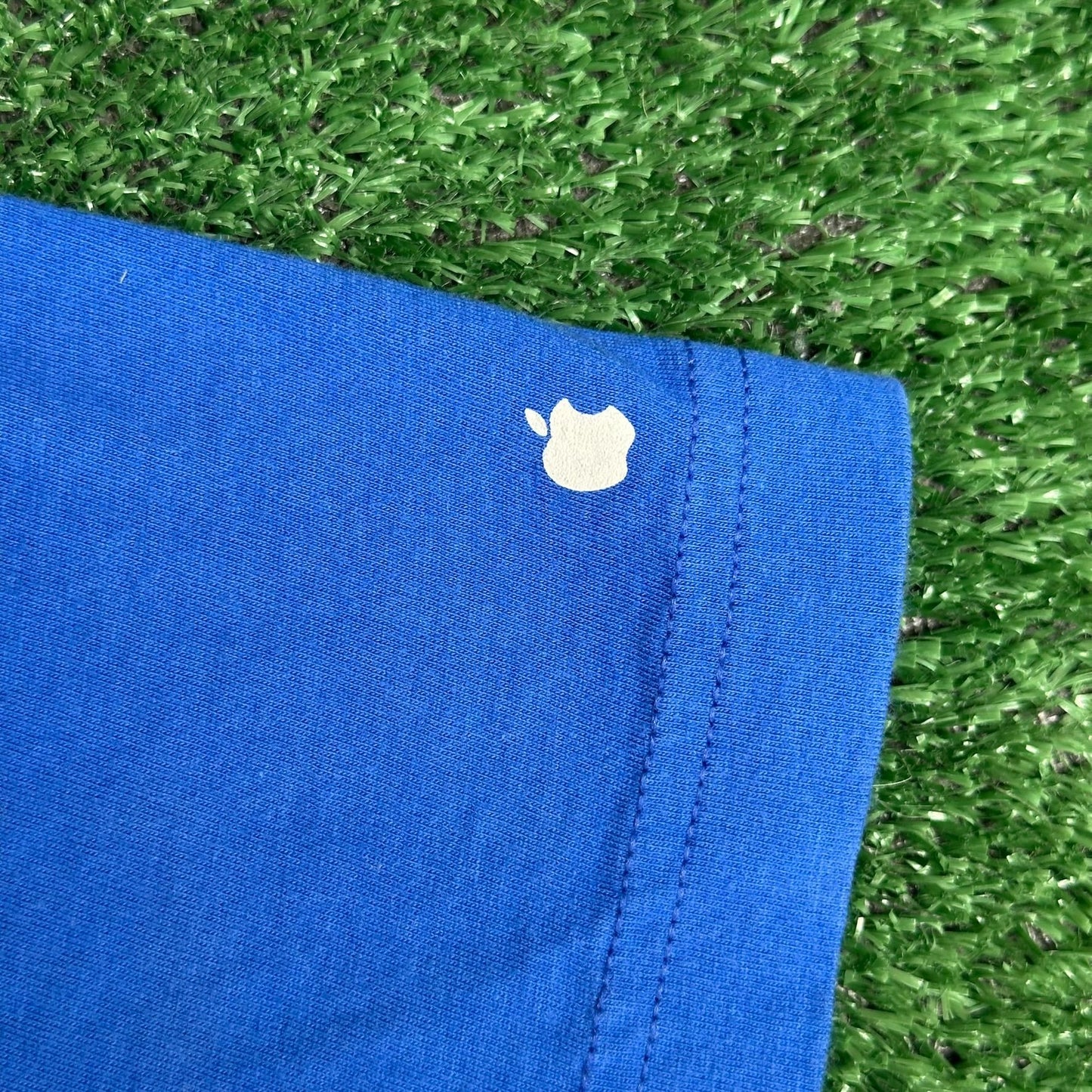 Vintage Y2K Apple Store iPad Release T-Shirt Rare Tech Promo 2010 Blue S Geek