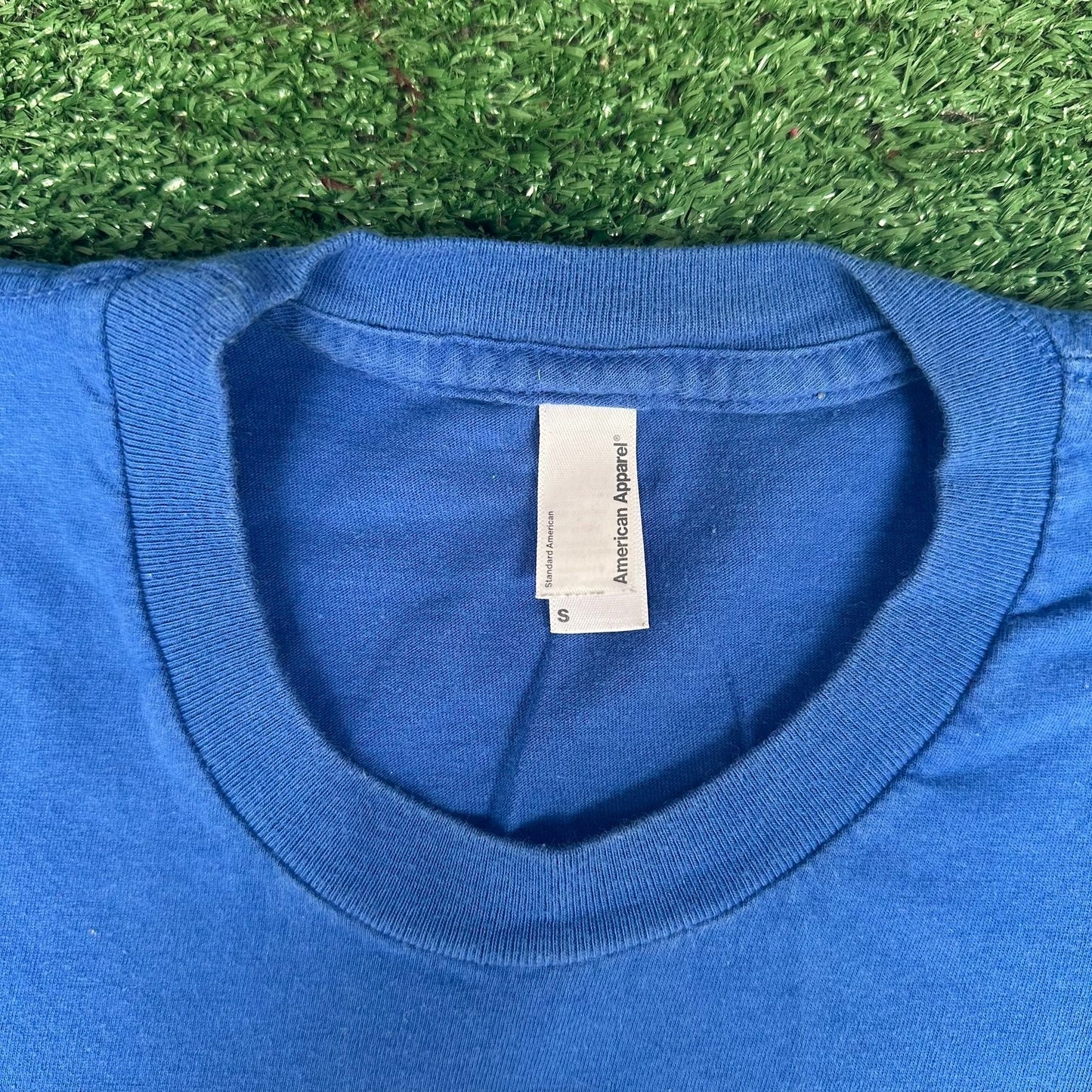 Vintage Y2K Apple Store Genius Quote T-Shirt Blue S Not All Heroes Wear Capes
