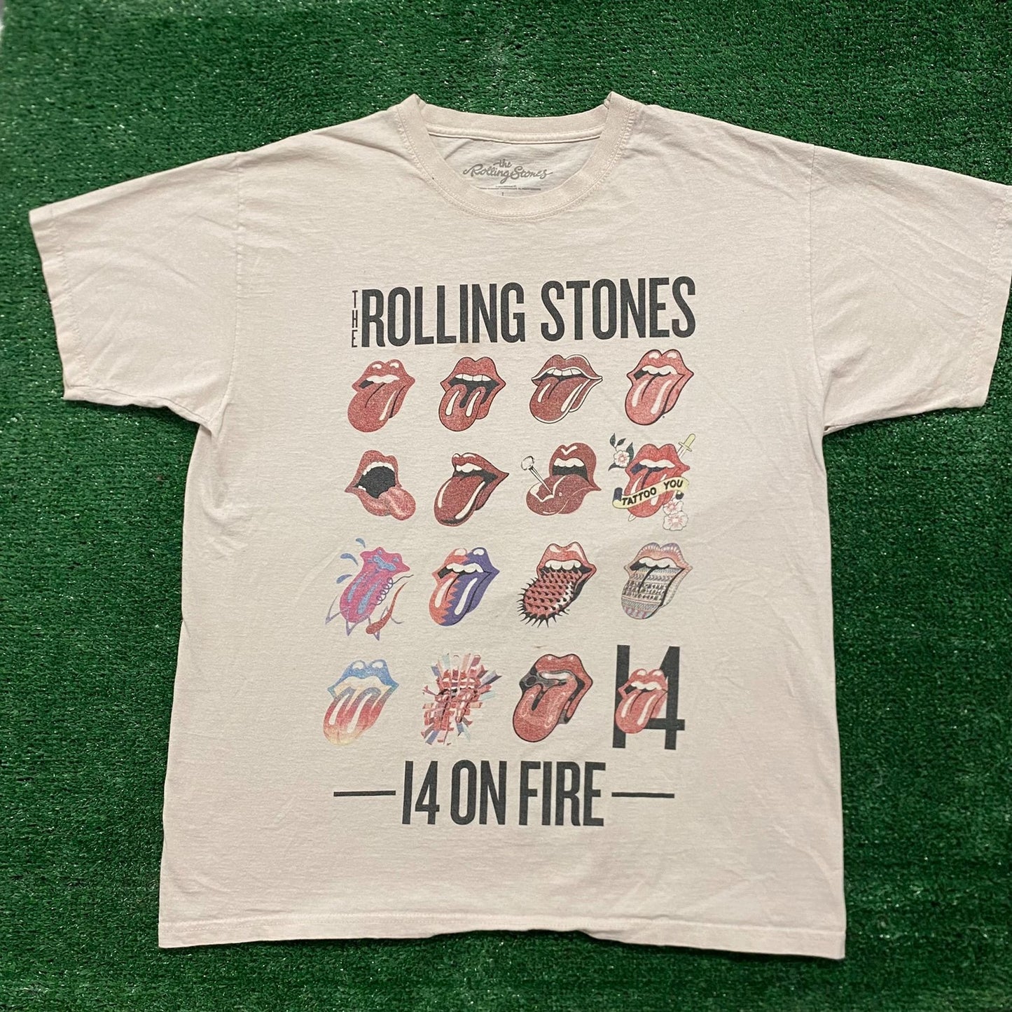 Vintage Y2K Essential Rolling Stones Rock Band Lips T-Shirt