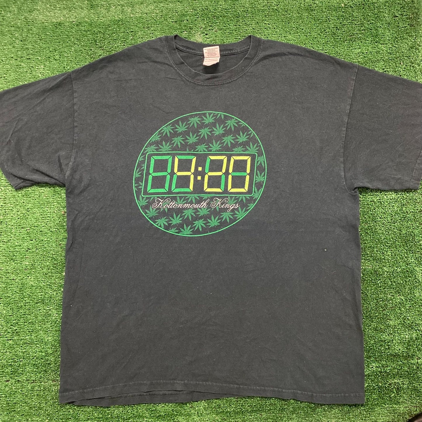 Vintage Y2K Essential Baggy 420 Weed Stoner T-Shirt