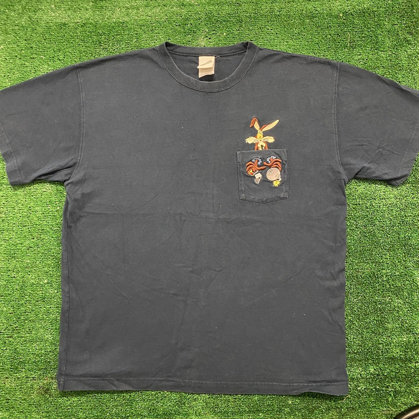 Vintage Y2K Looney Tunes Coyote Embroidered Cartoon Tee