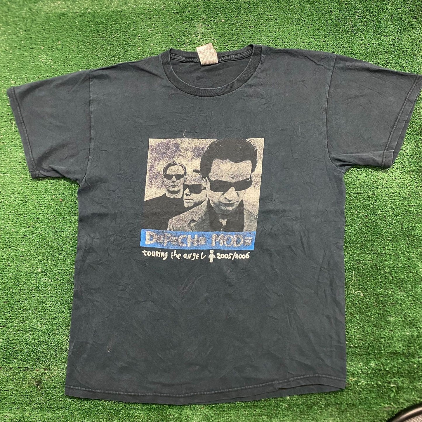 Vintage Y2K Depeche Mode Tour Sun Faded Punk Rock Band Tee