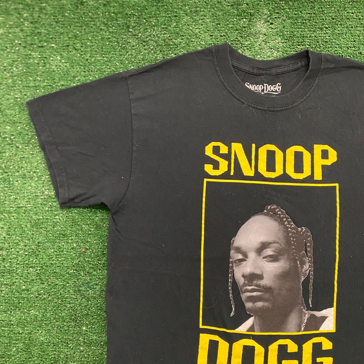 Vintage Y2K Essential Snoop Dogg Gangster Rap T-Shirt